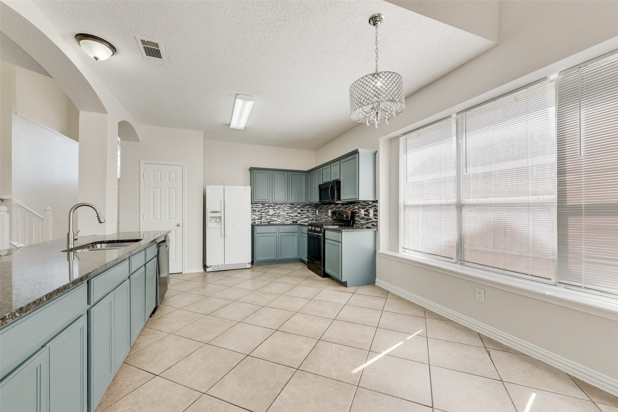 5702 Streamside Drive Arlington TX 76018