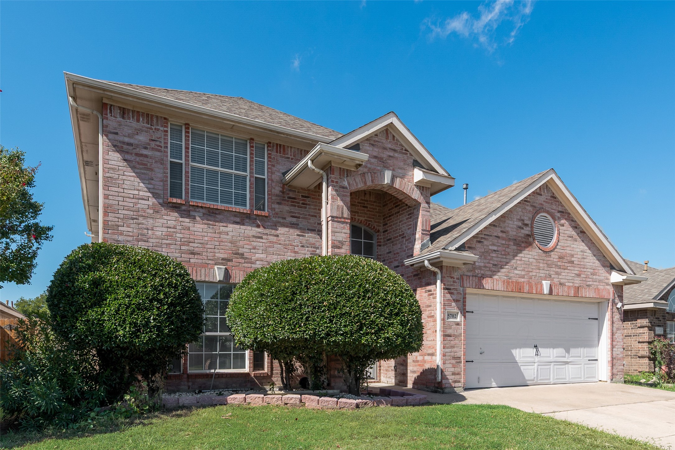 5702 Streamside Drive Arlington TX 76018