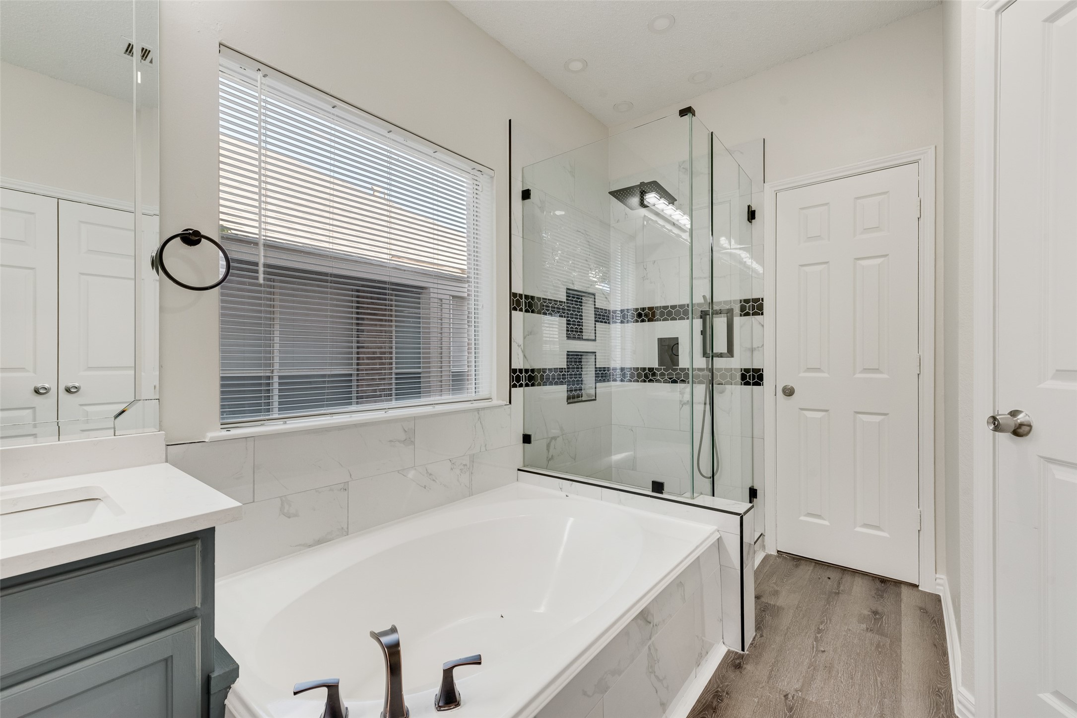 5702 Streamside Drive Arlington TX 76018