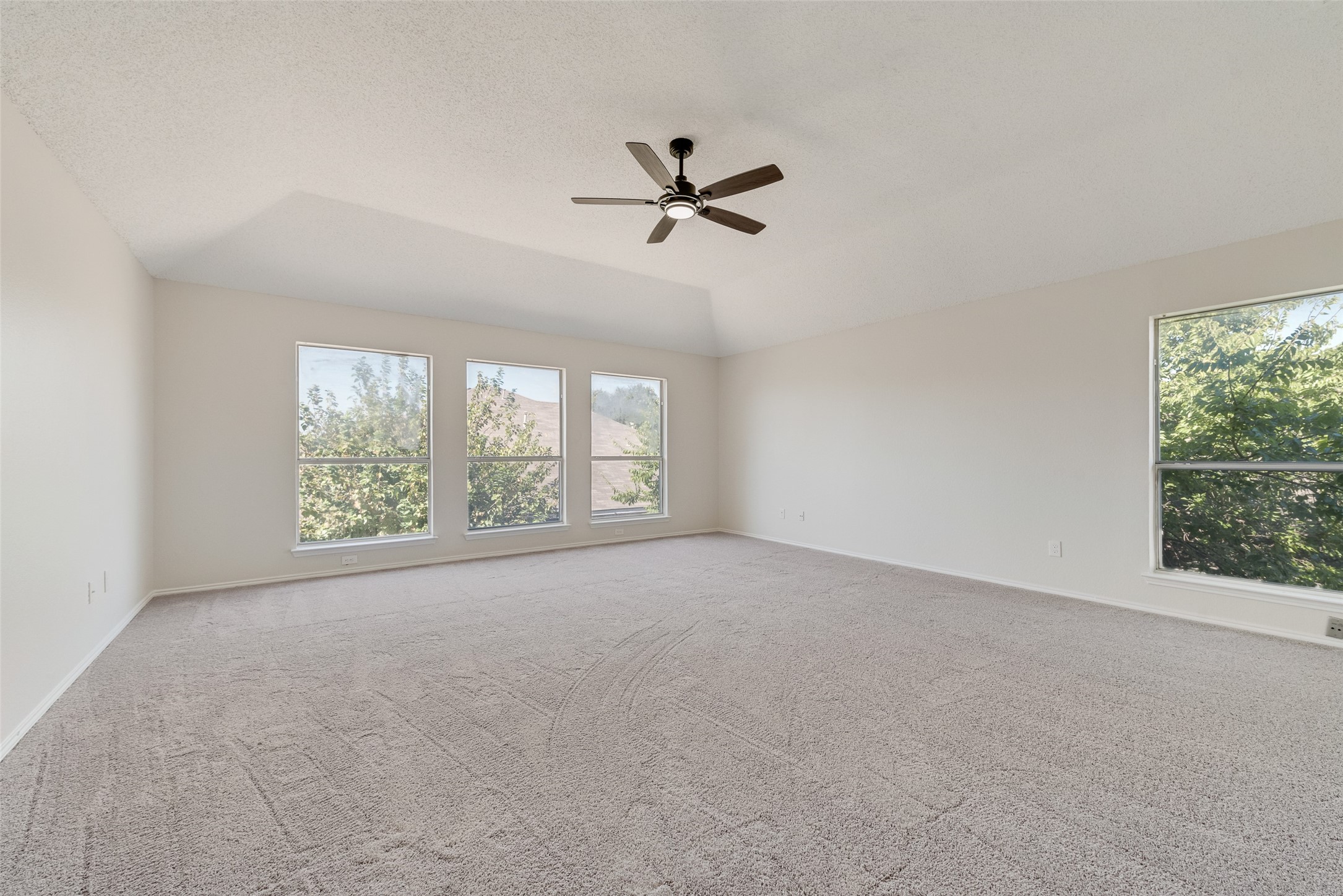 5702 Streamside Drive Arlington TX 76018