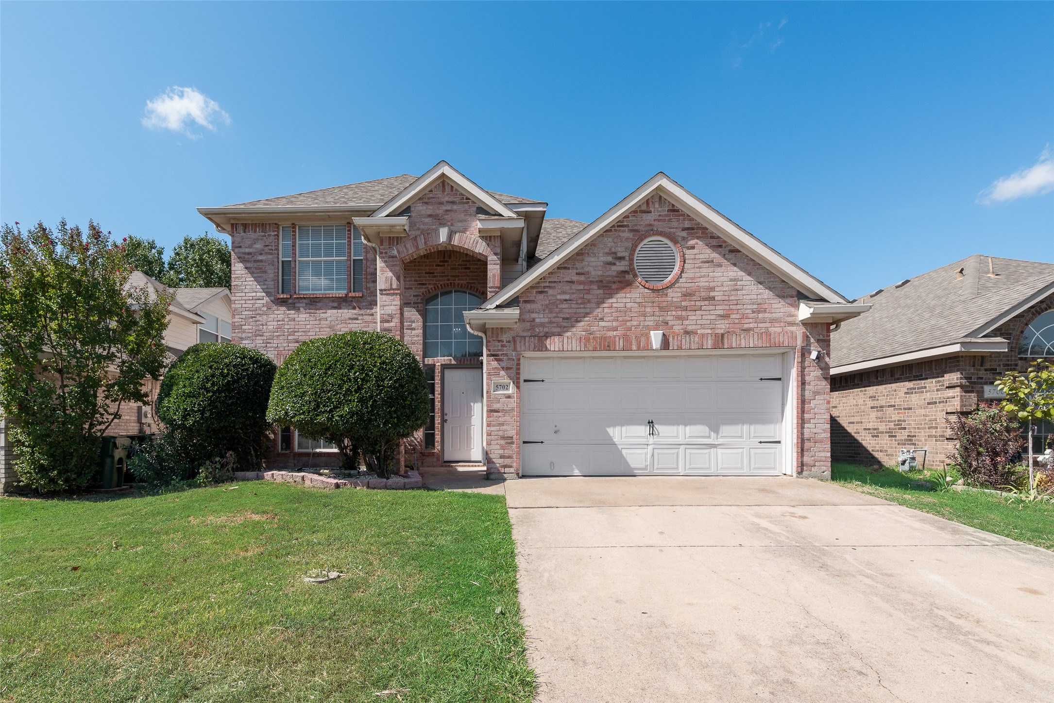 5702 Streamside Drive Arlington TX 76018
