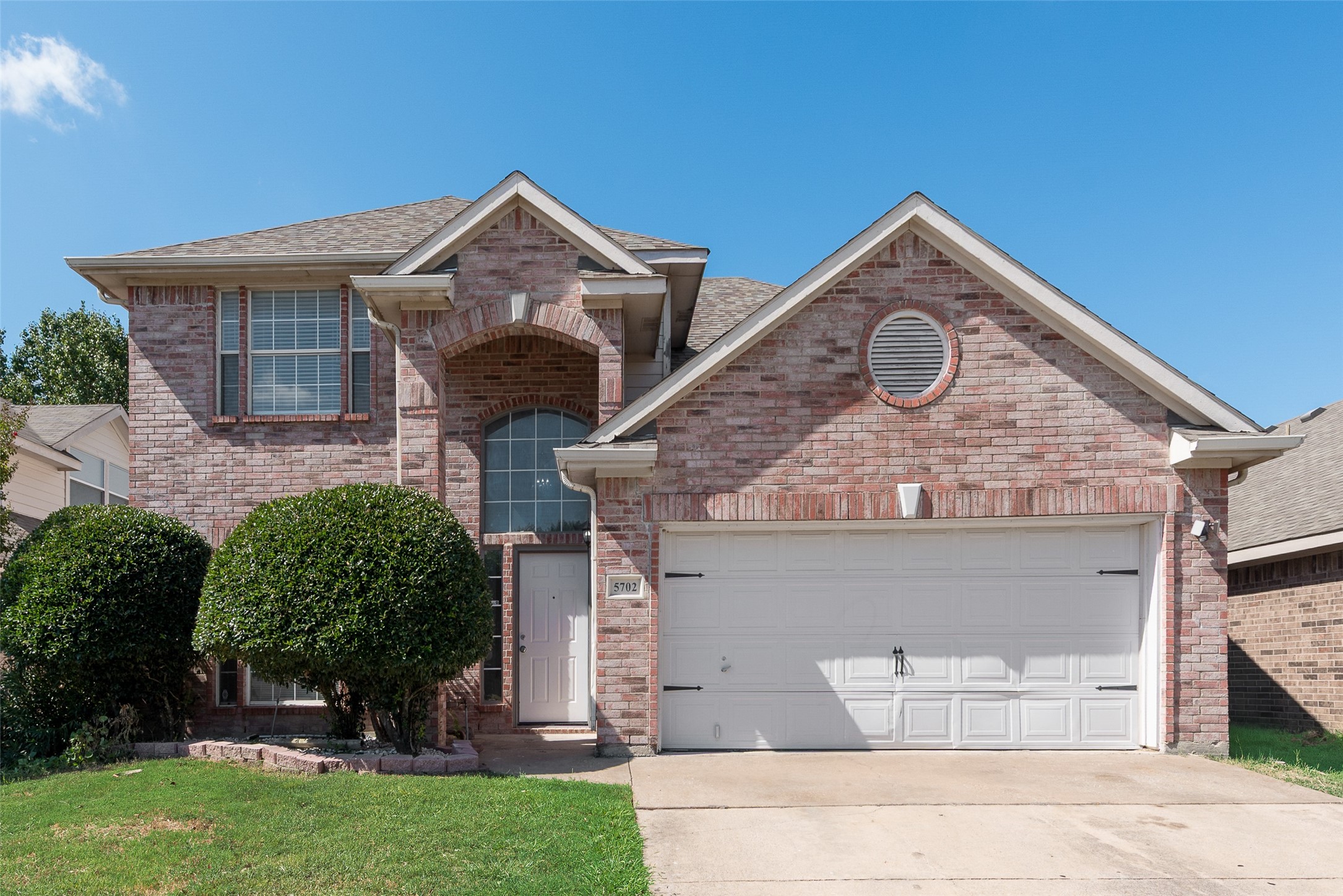 5702 Streamside Drive Arlington TX 76018