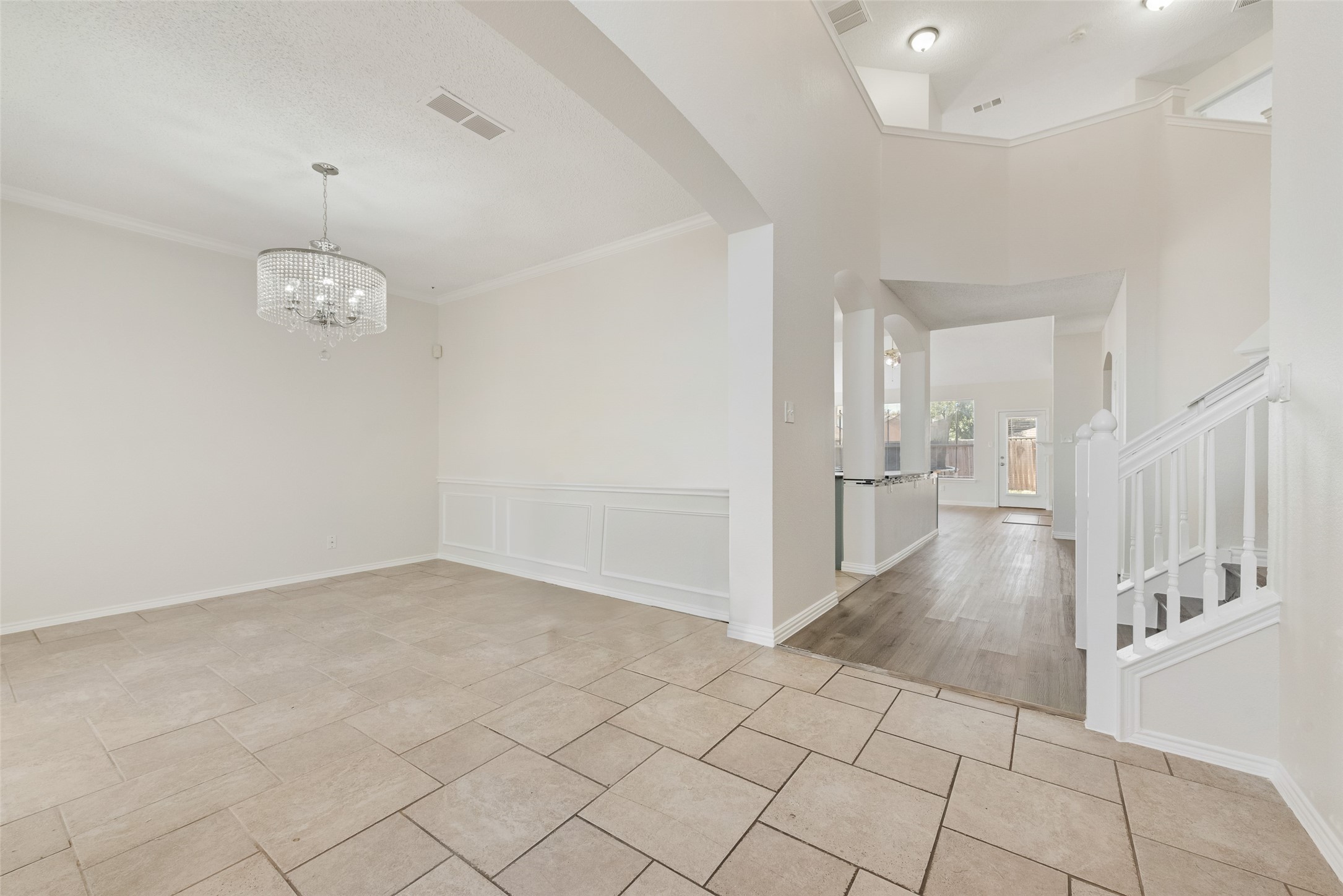 5702 Streamside Drive Arlington TX 76018