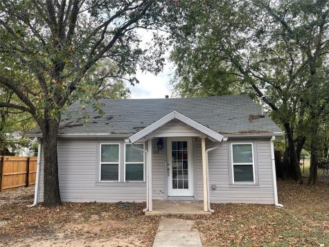 113 W 7th Street Weatherford TX 76086