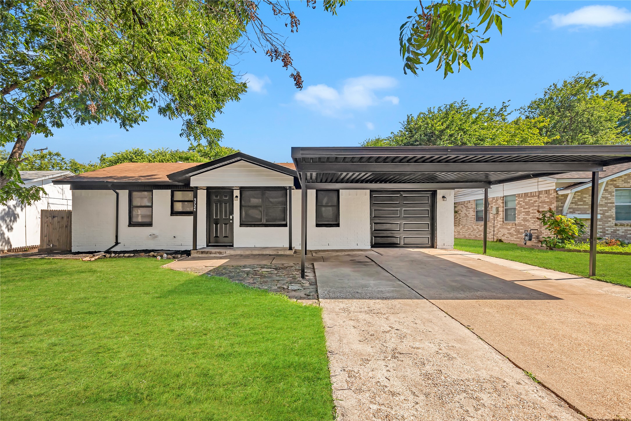 5724 Bowling Drive Watauga TX 76148