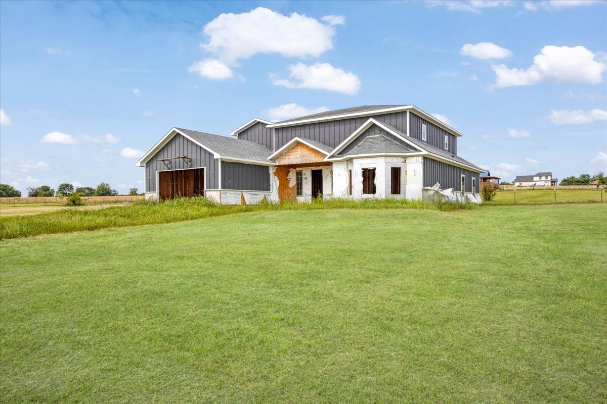 2463 County Road Savoy TX 75479