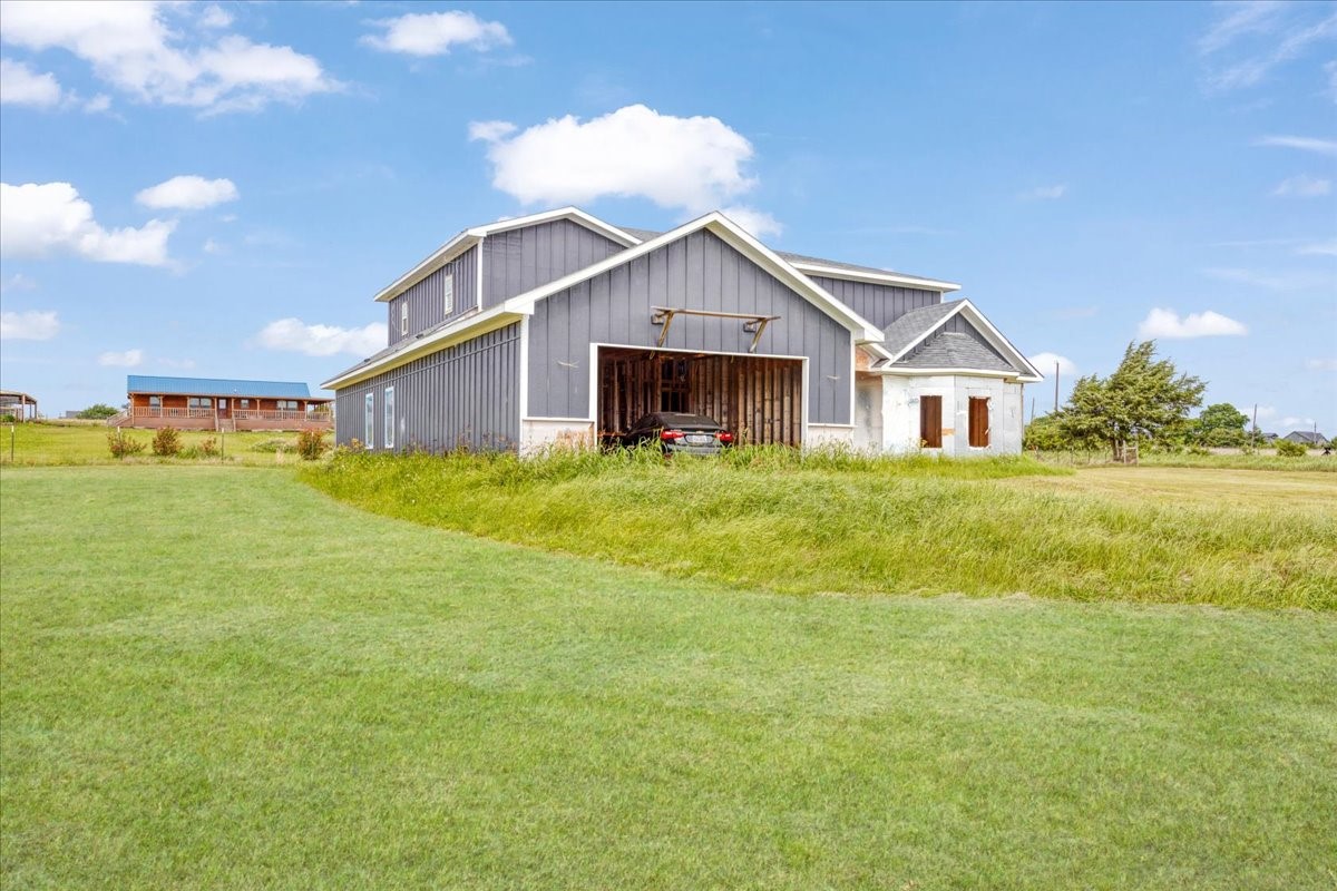 2463 County Road Savoy TX 75479