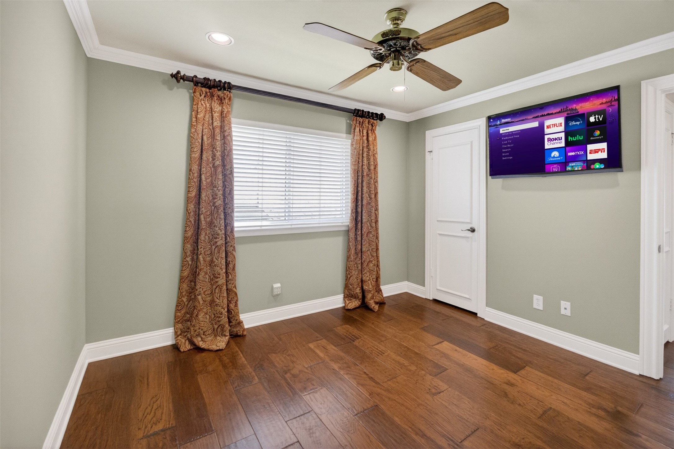 937 Harwood Terrace Bedford TX 76021