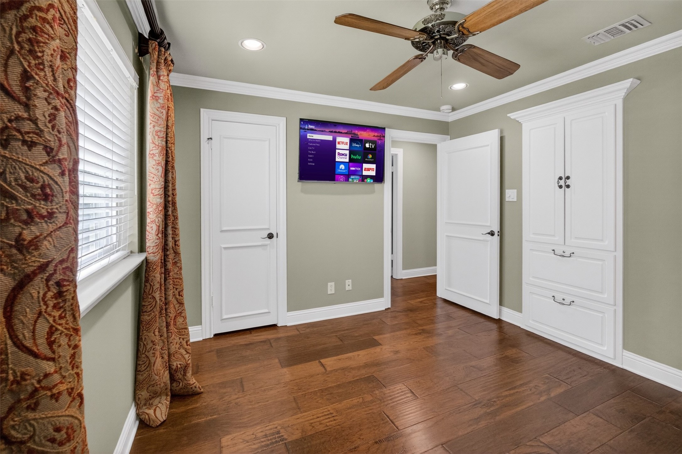 937 Harwood Terrace Bedford TX 76021