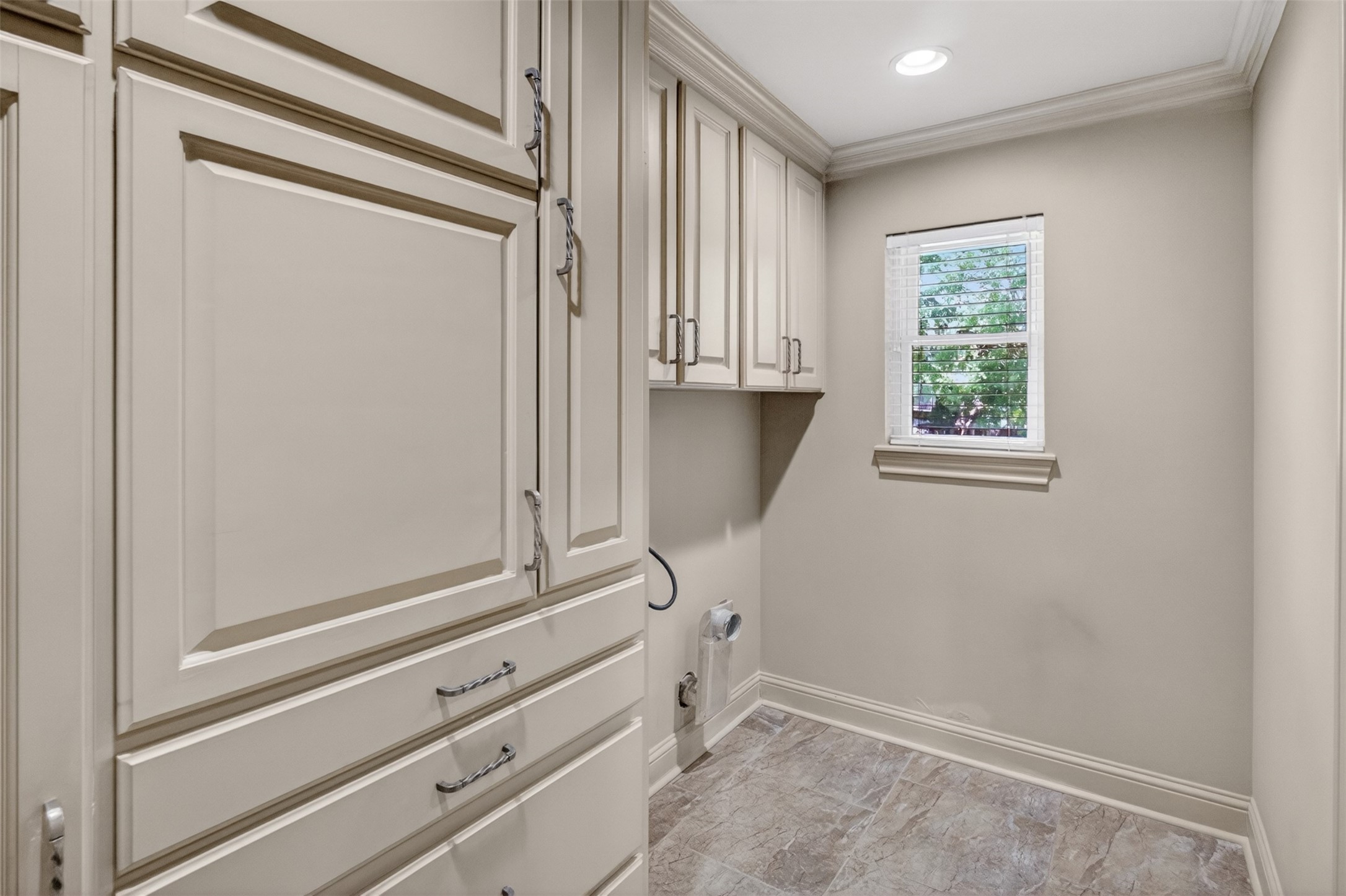 937 Harwood Terrace Bedford TX 76021