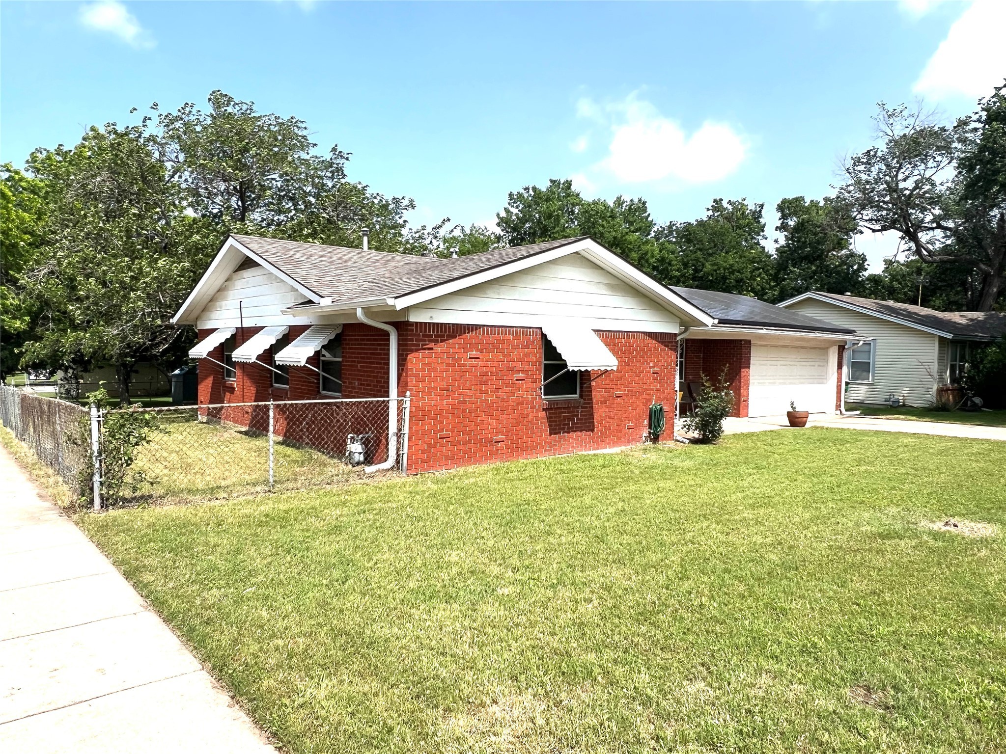 3701 Earle Drive Haltom City TX 76117