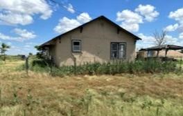 617 W Price Street Floydada TX 79235