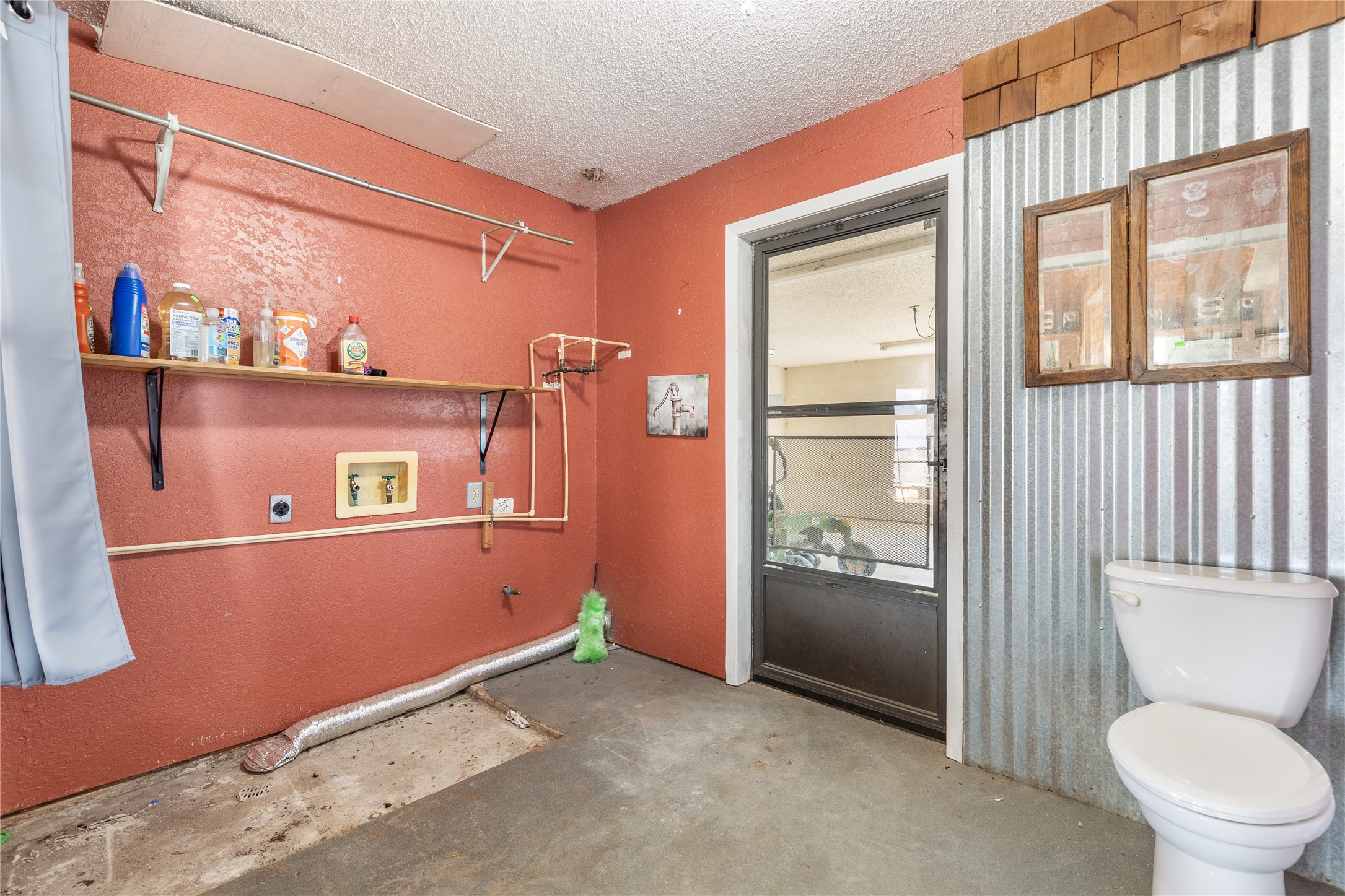 1912 E Texas Street Denison TX 75021