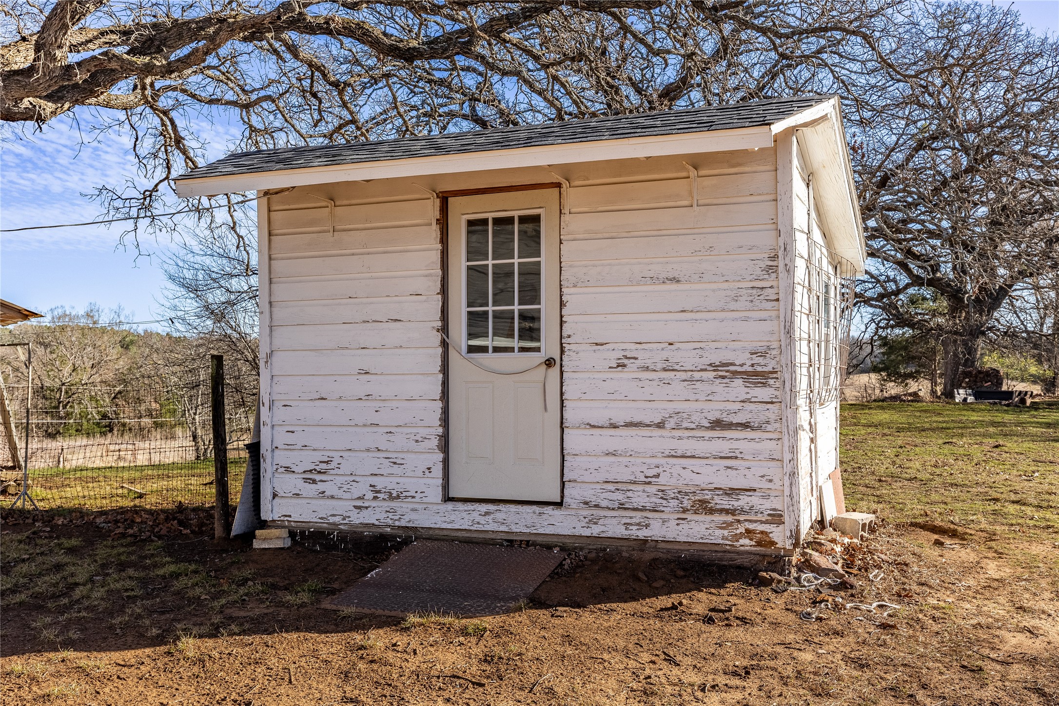1912 E Texas Street Denison TX 75021