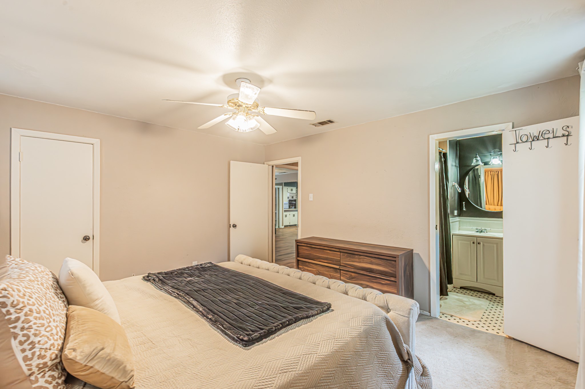 327 Harman Street Duncanville TX 75116