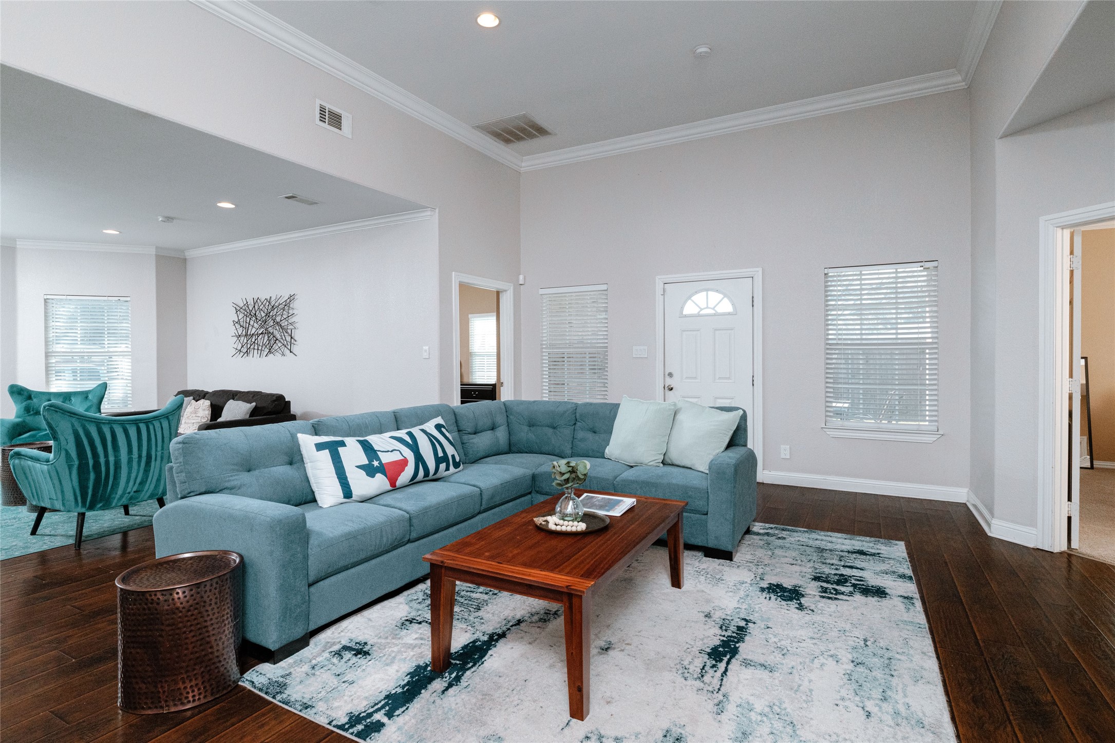 3014 Falls Drive Dallas TX 75211