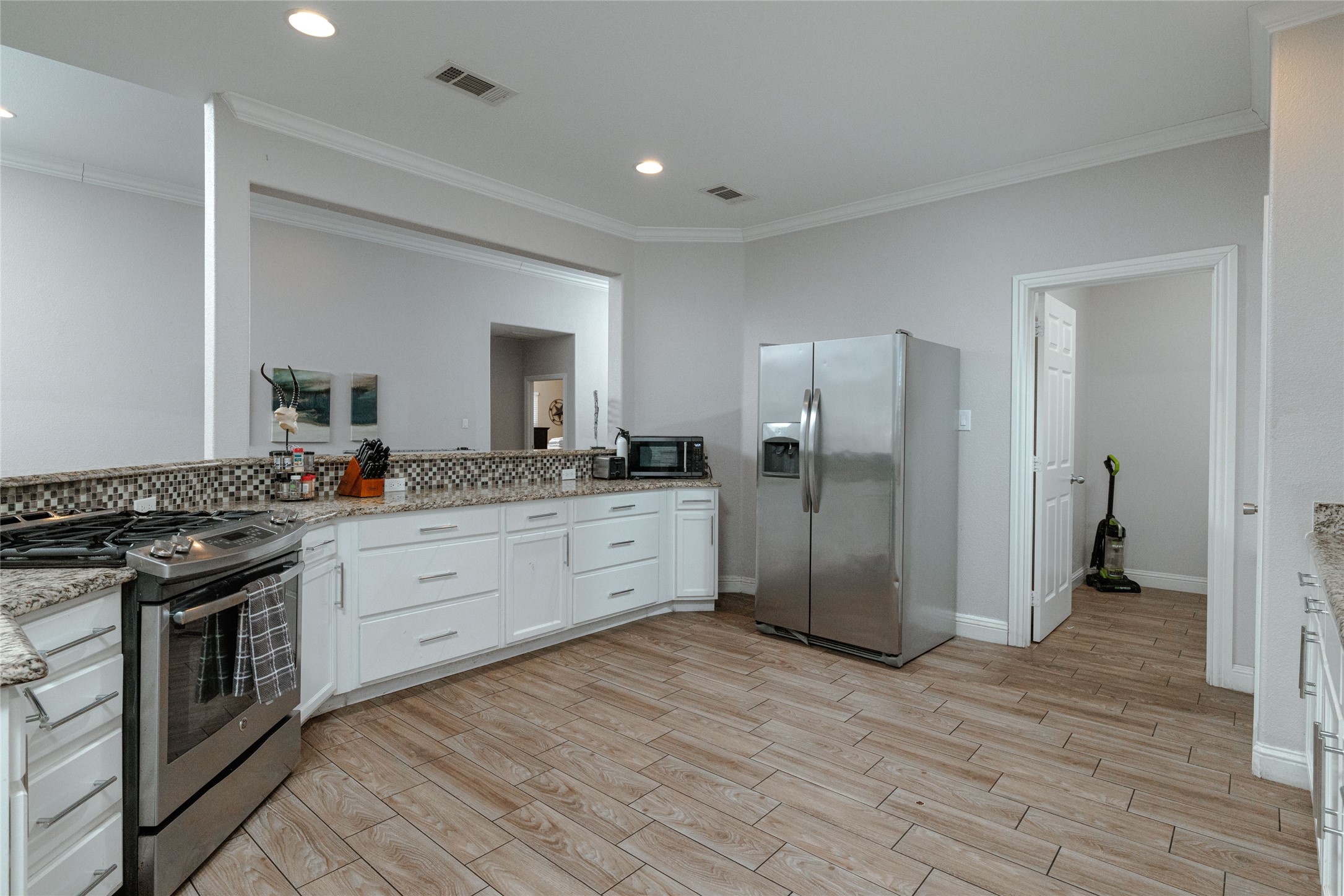 3014 Falls Drive Dallas TX 75211