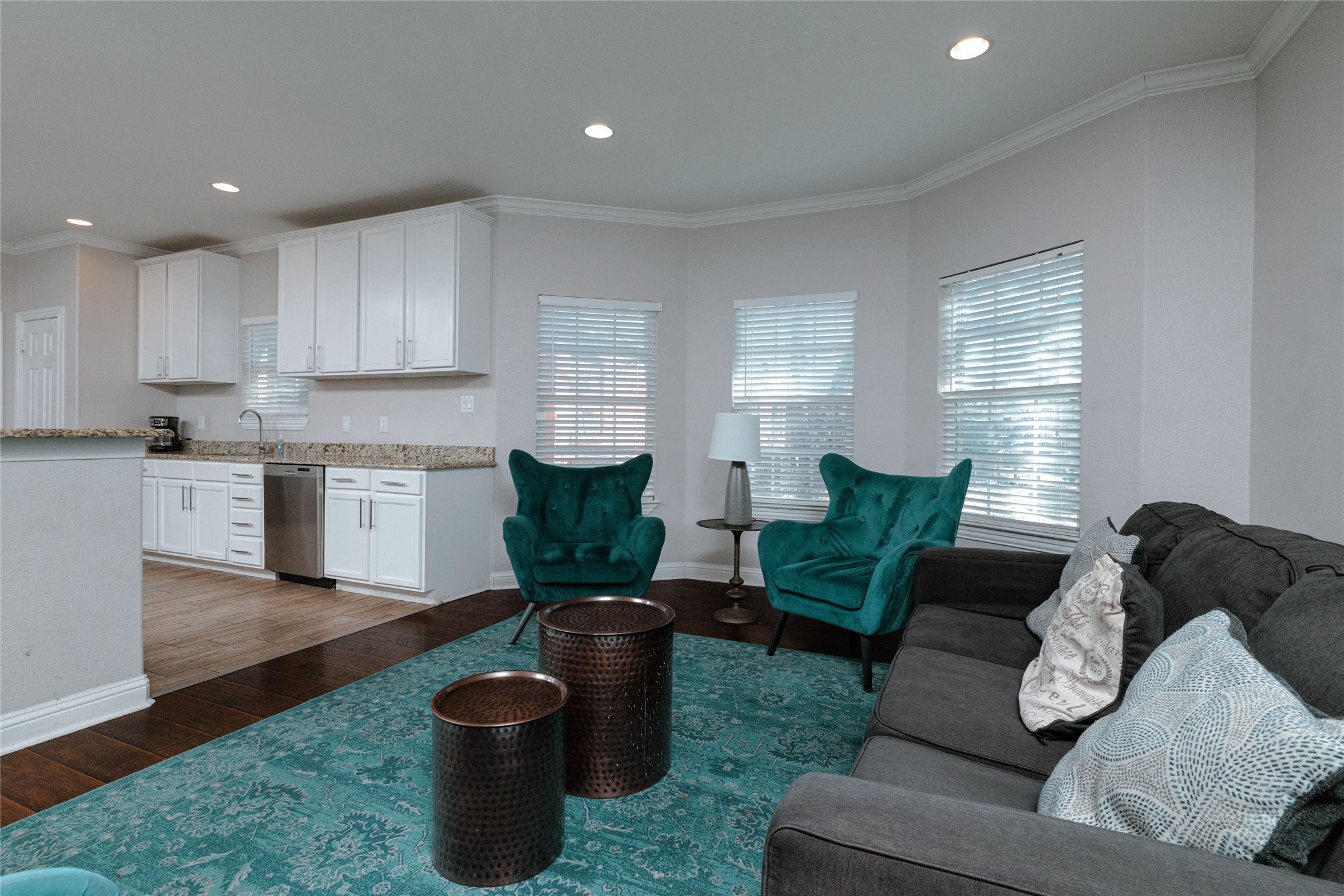 3014 Falls Drive Dallas TX 75211