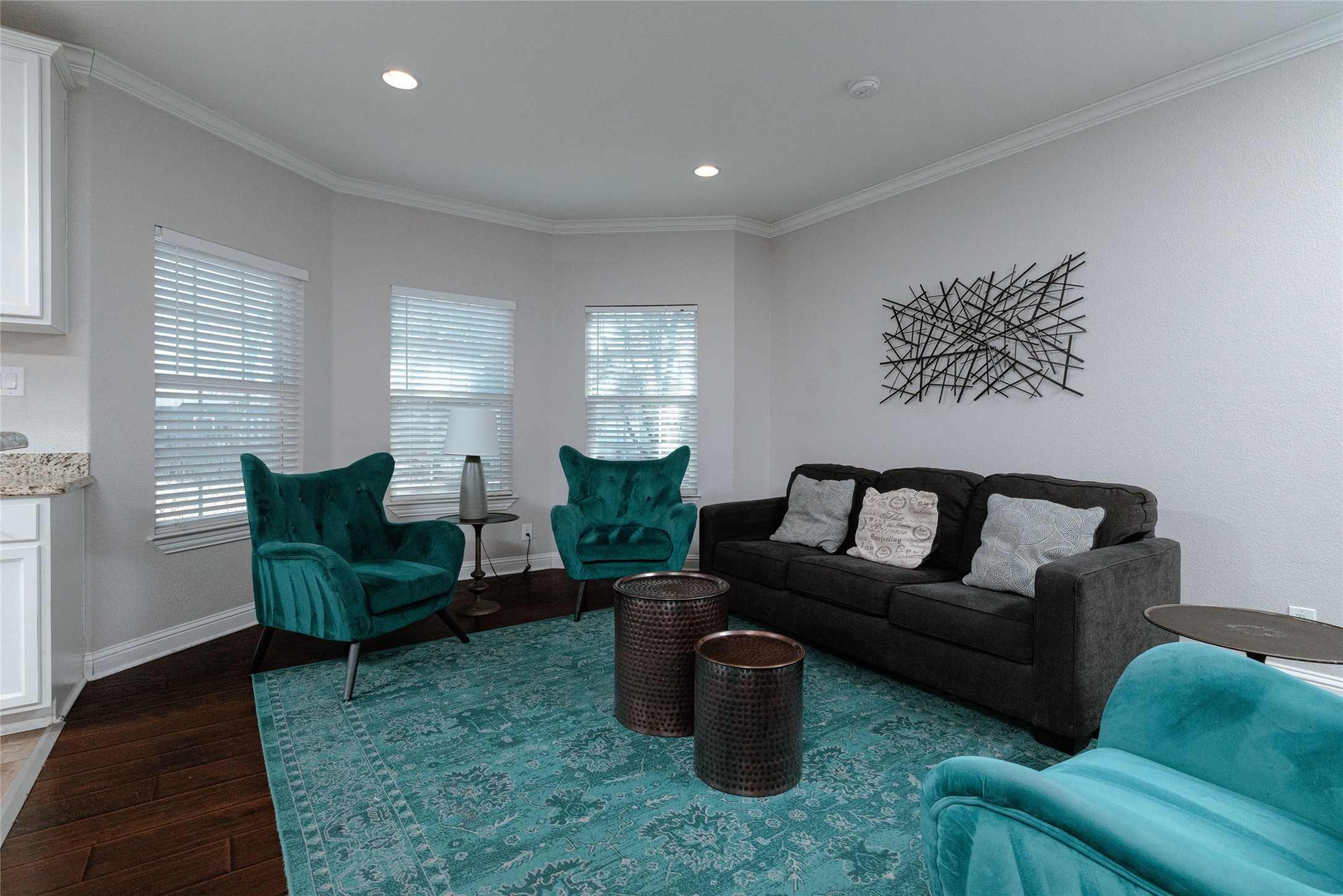 3014 Falls Drive Dallas TX 75211