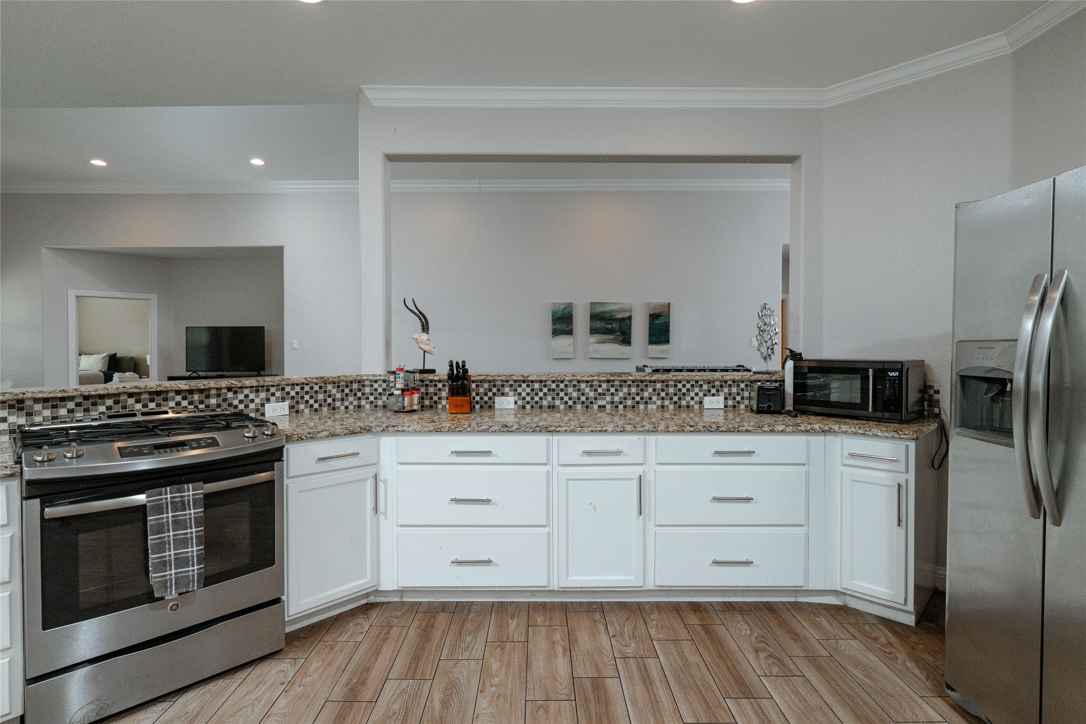 3014 Falls Drive Dallas TX 75211