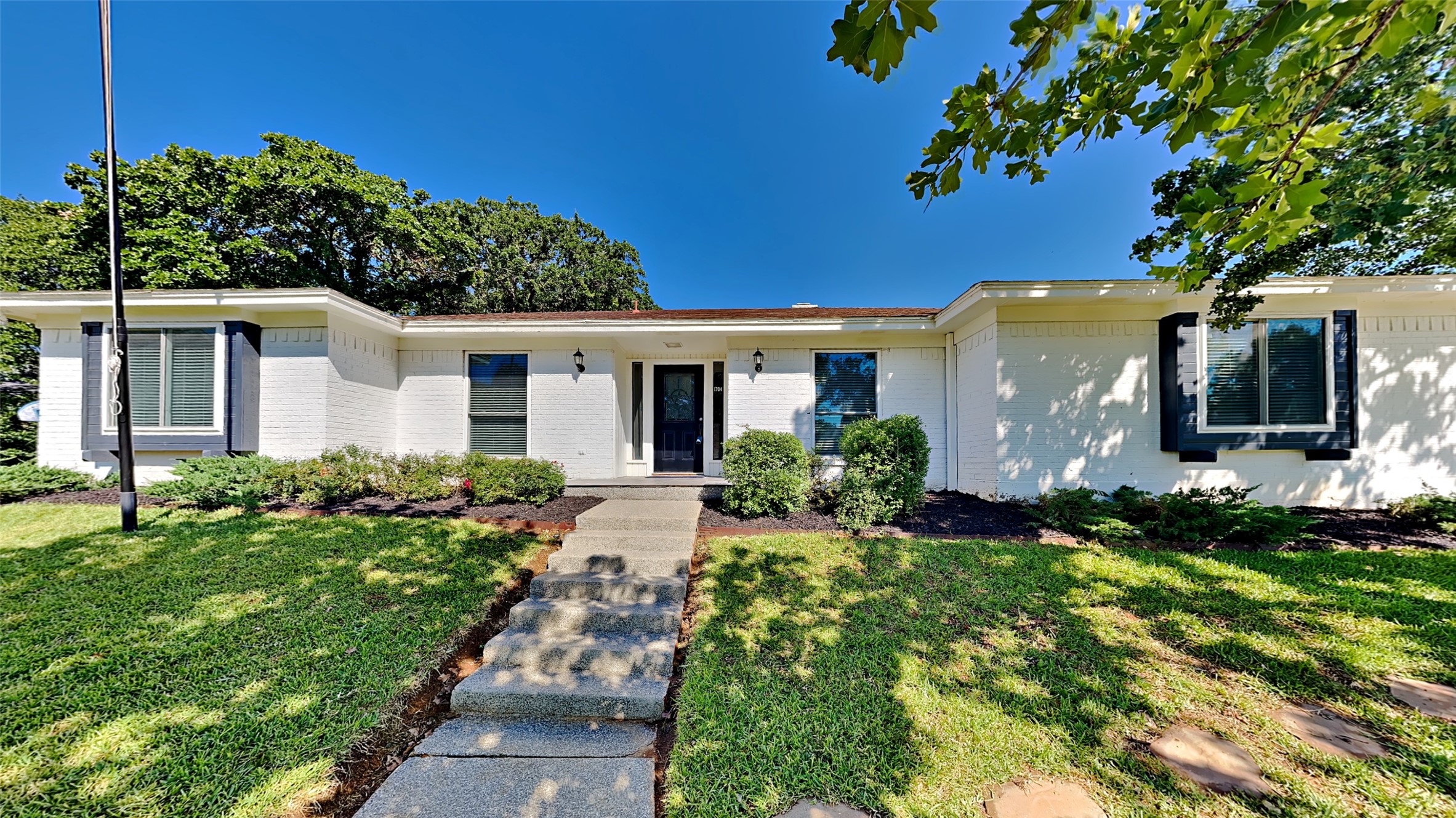 1704 Rock View Court Fort Worth TX 76112