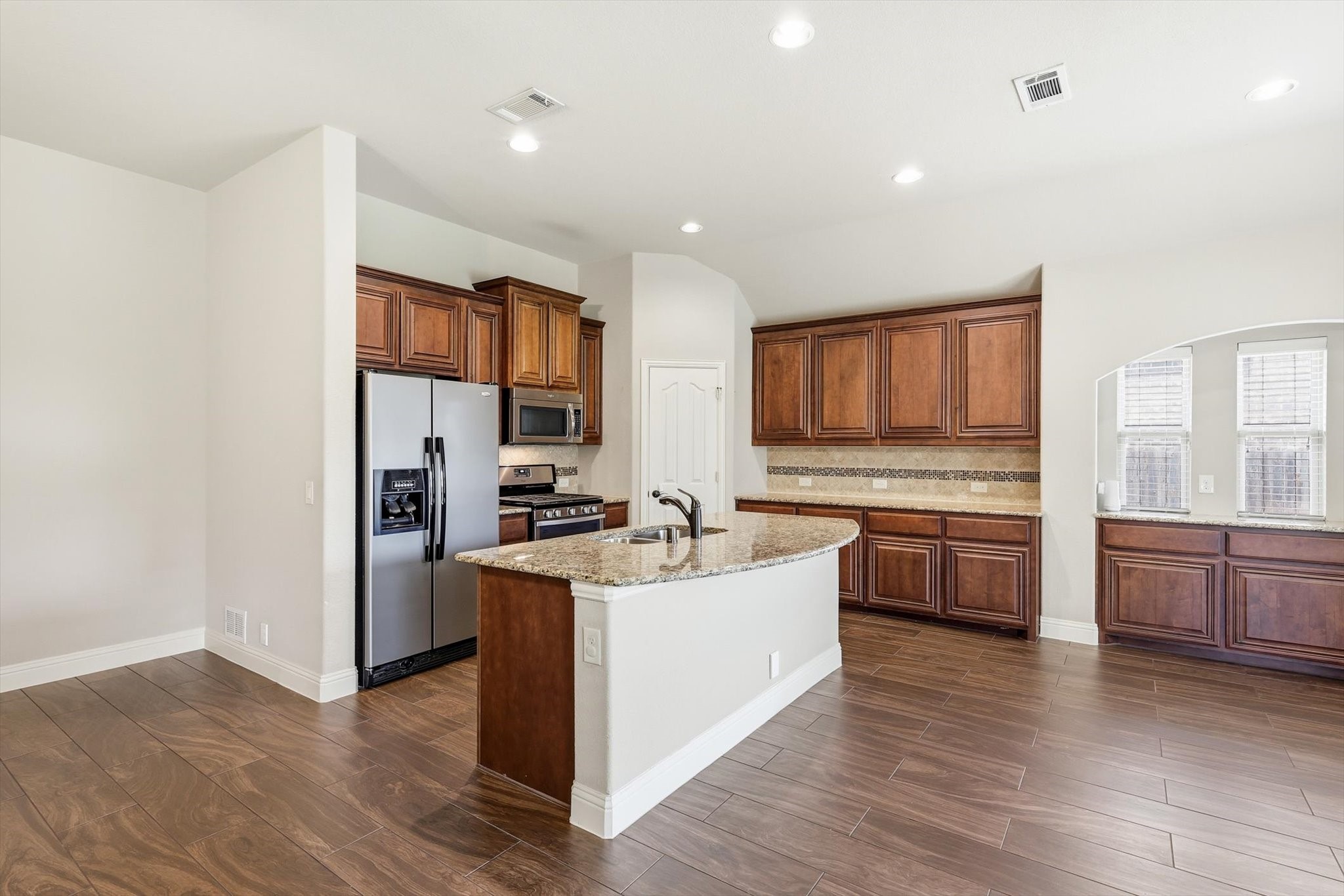 4204 Cobblestone Circle Mansfield TX 76063