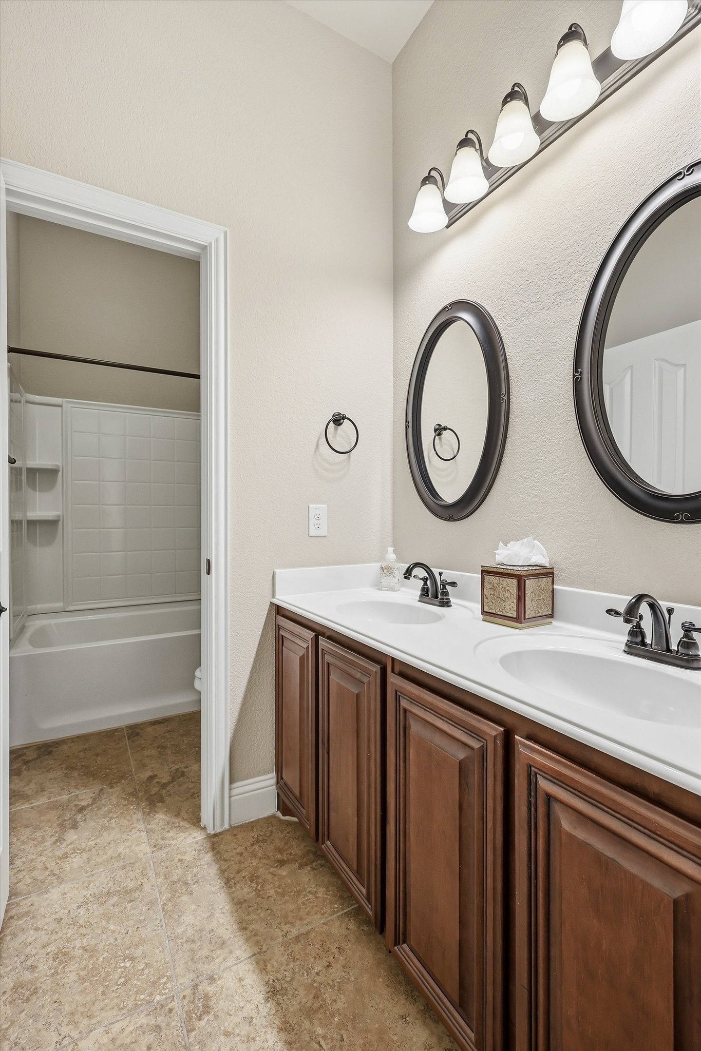 4204 Cobblestone Circle Mansfield TX 76063
