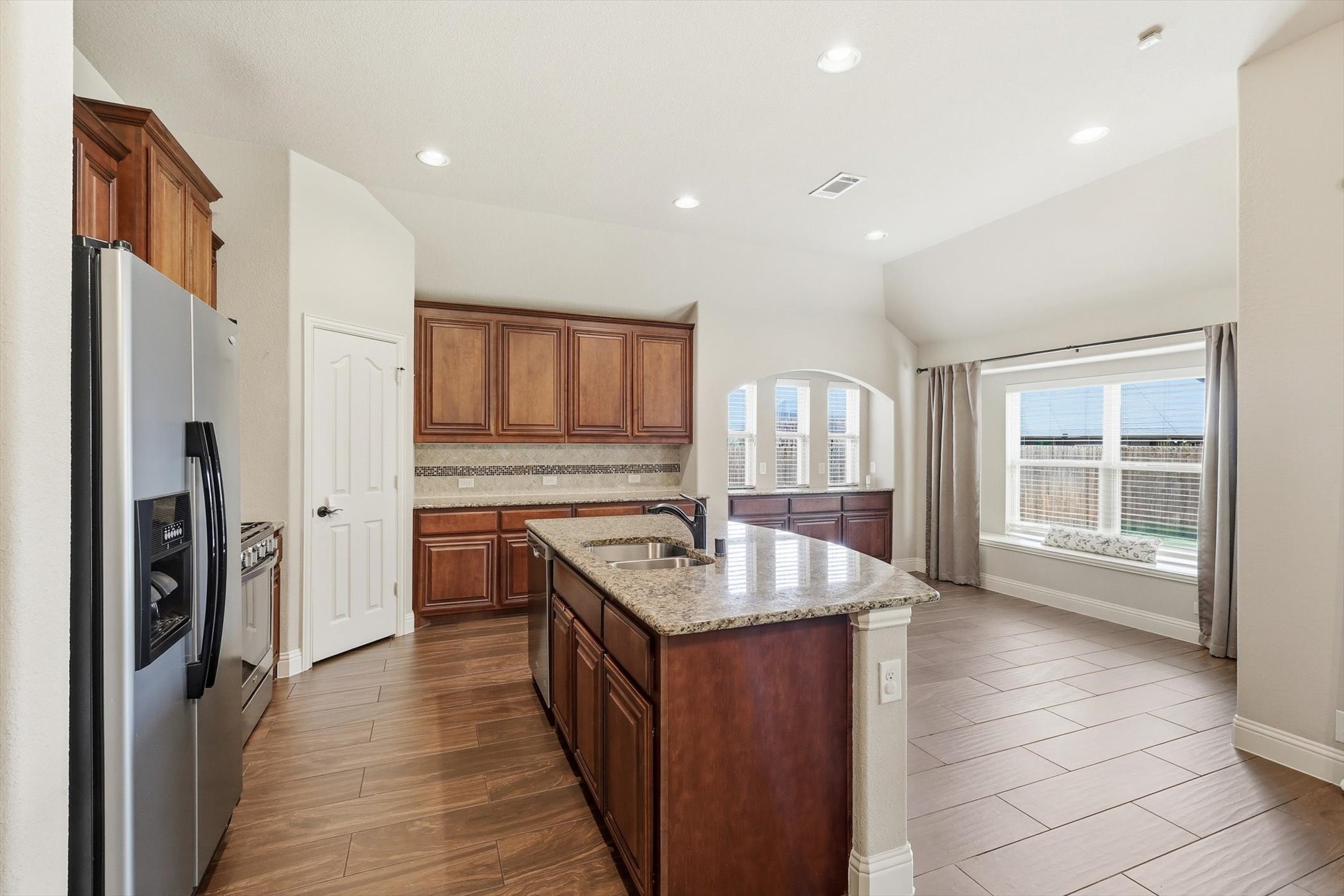 4204 Cobblestone Circle Mansfield TX 76063