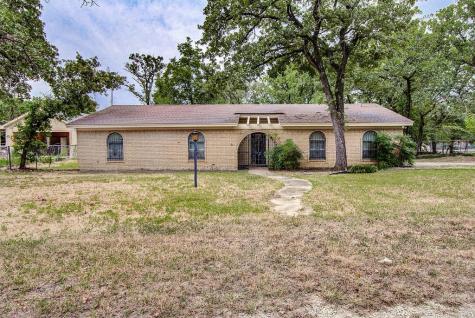 5710 Woodcrest Drive Fort Worth TX 76140