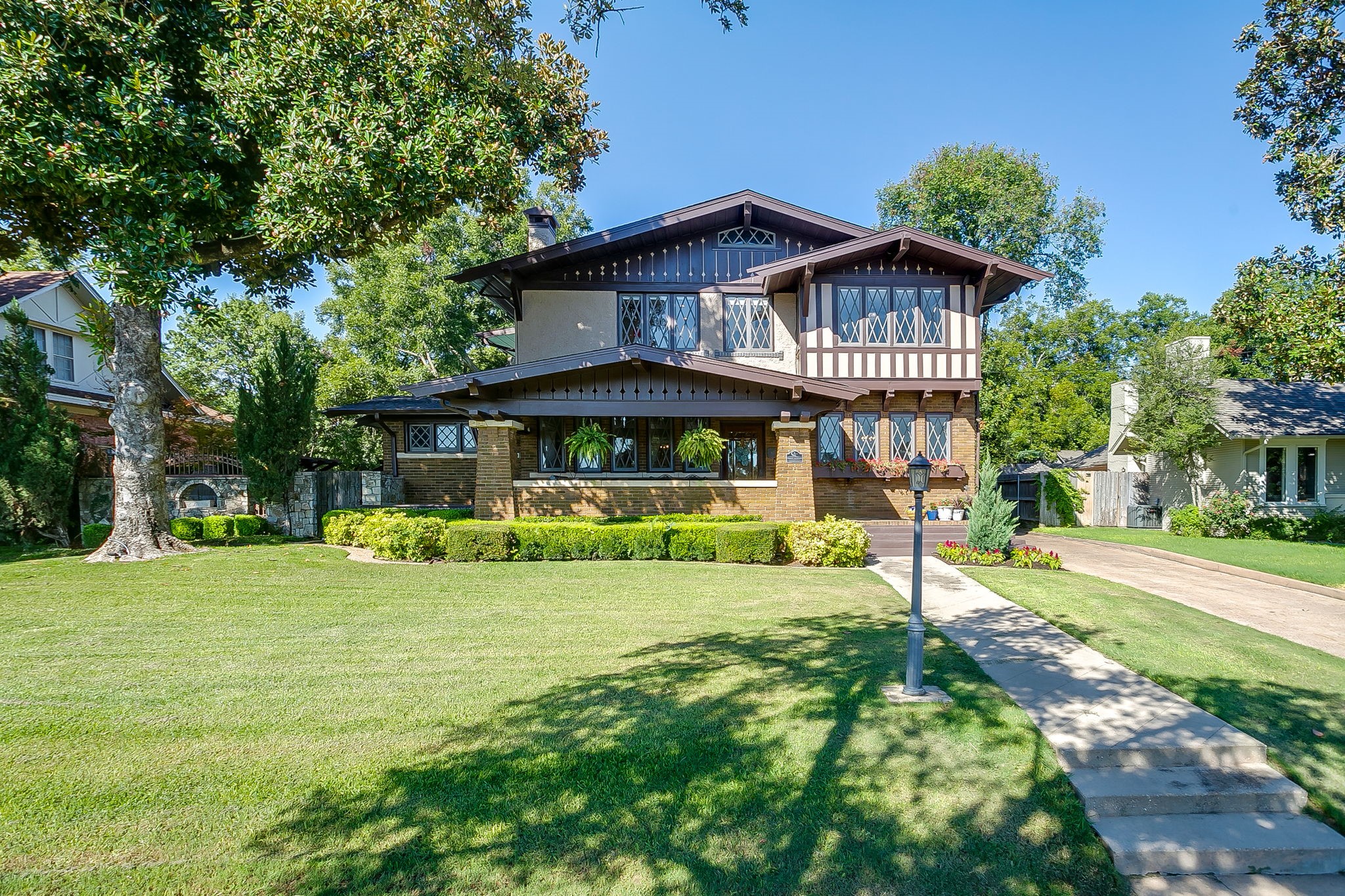 306 Prairie Avenue Cleburne TX 76033