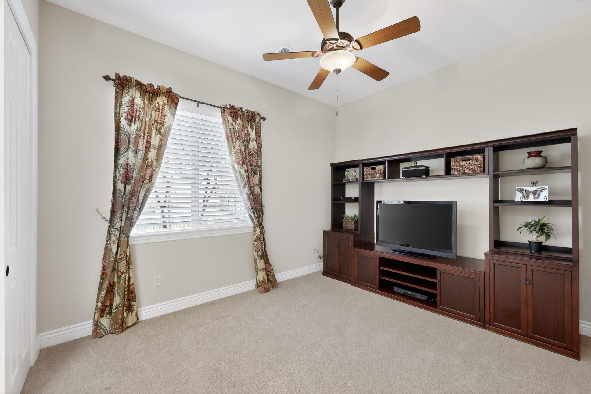 9404 Crestview Drive Denton TX 76207