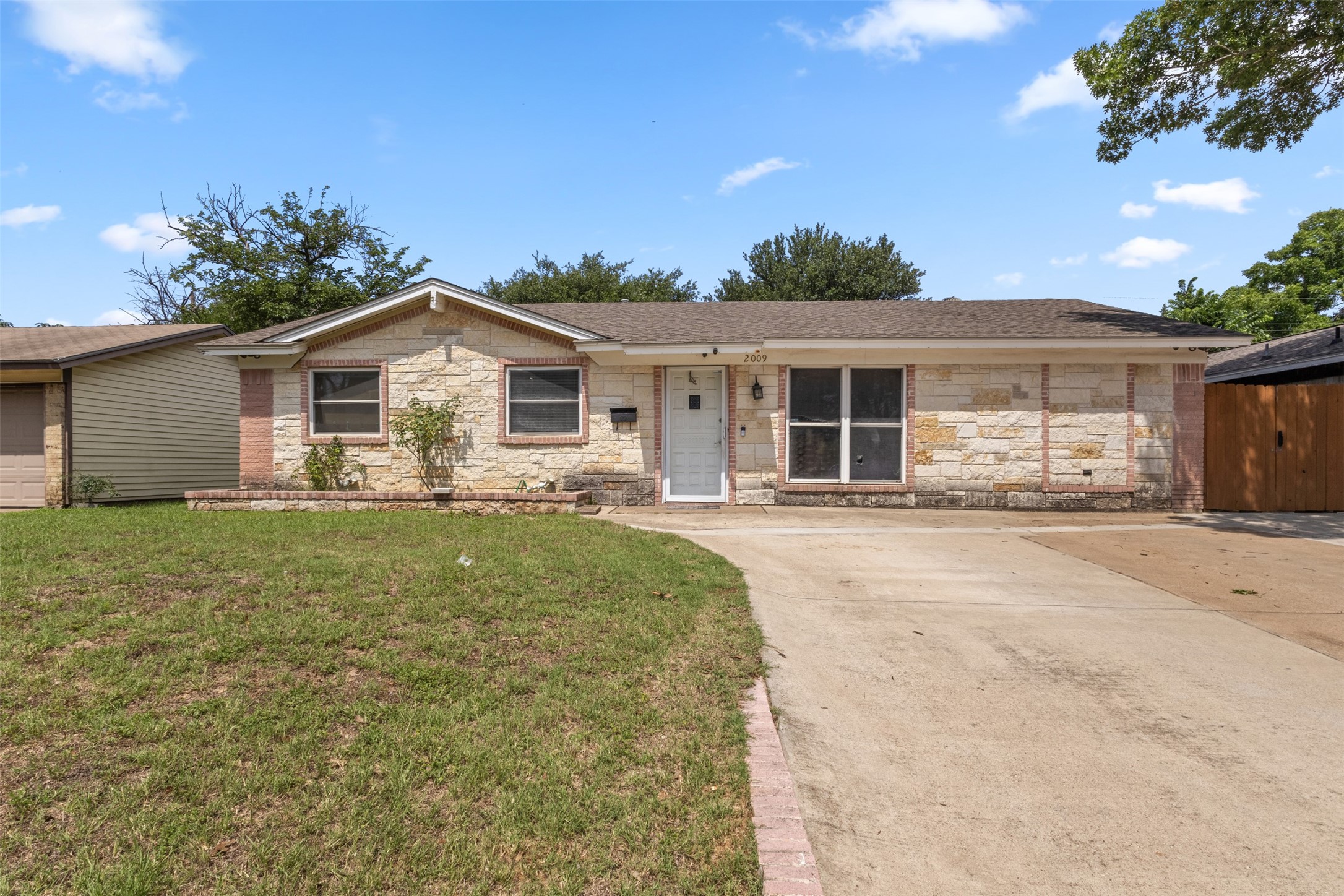 2009 Red Oak Drive Irving TX 75060