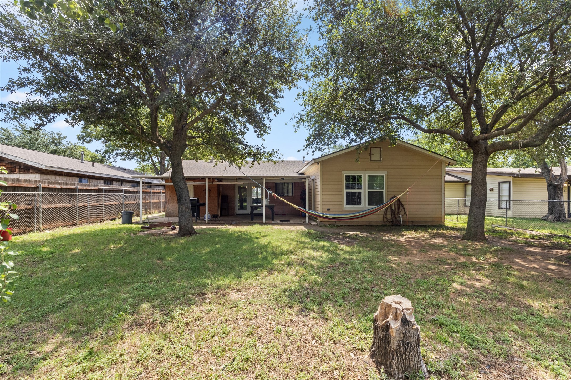 2009 Red Oak Drive Irving TX 75060