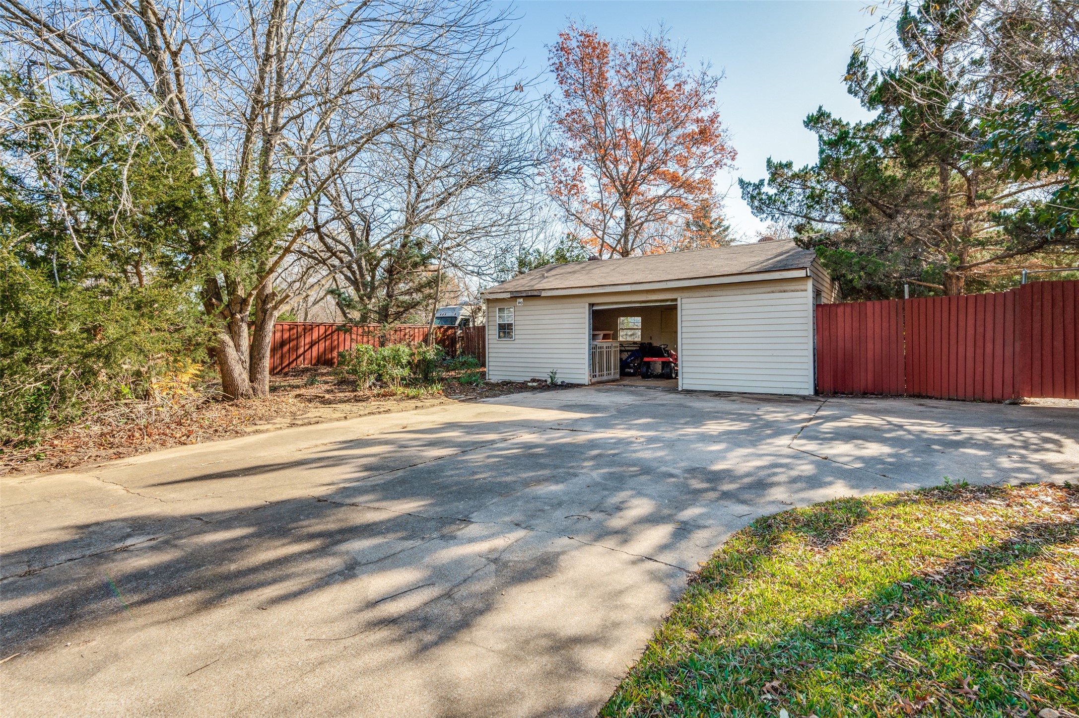 110 Hackberry Drive Oak Leaf TX 75154