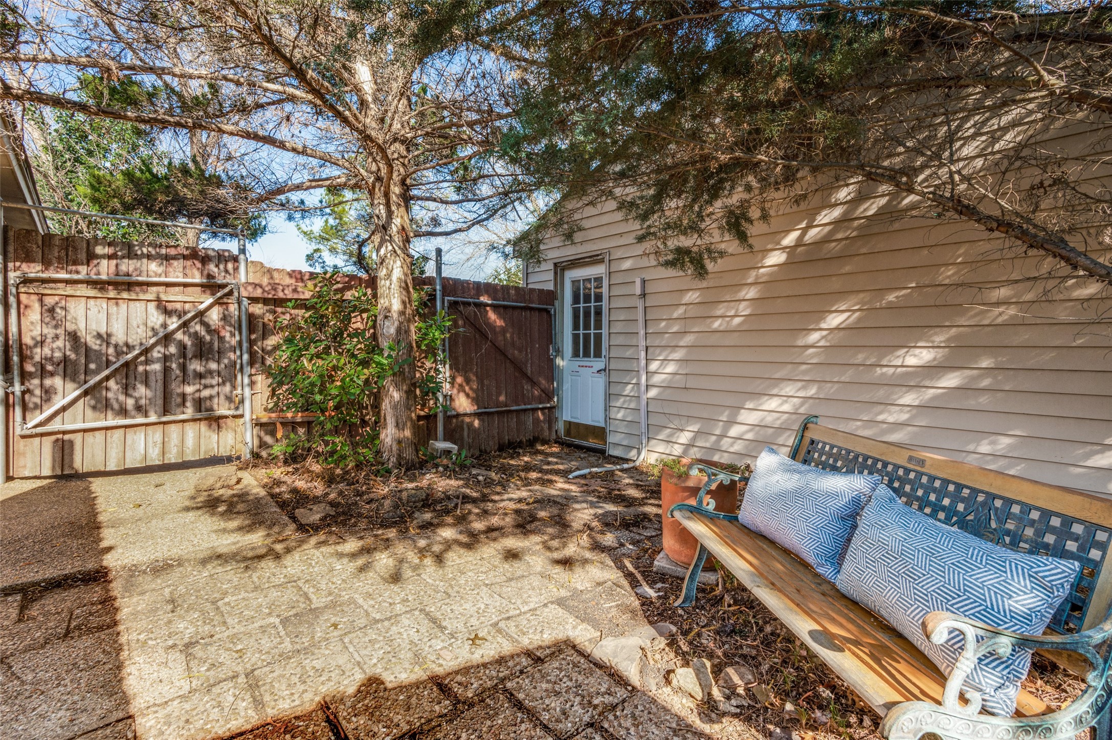 110 Hackberry Drive Oak Leaf TX 75154