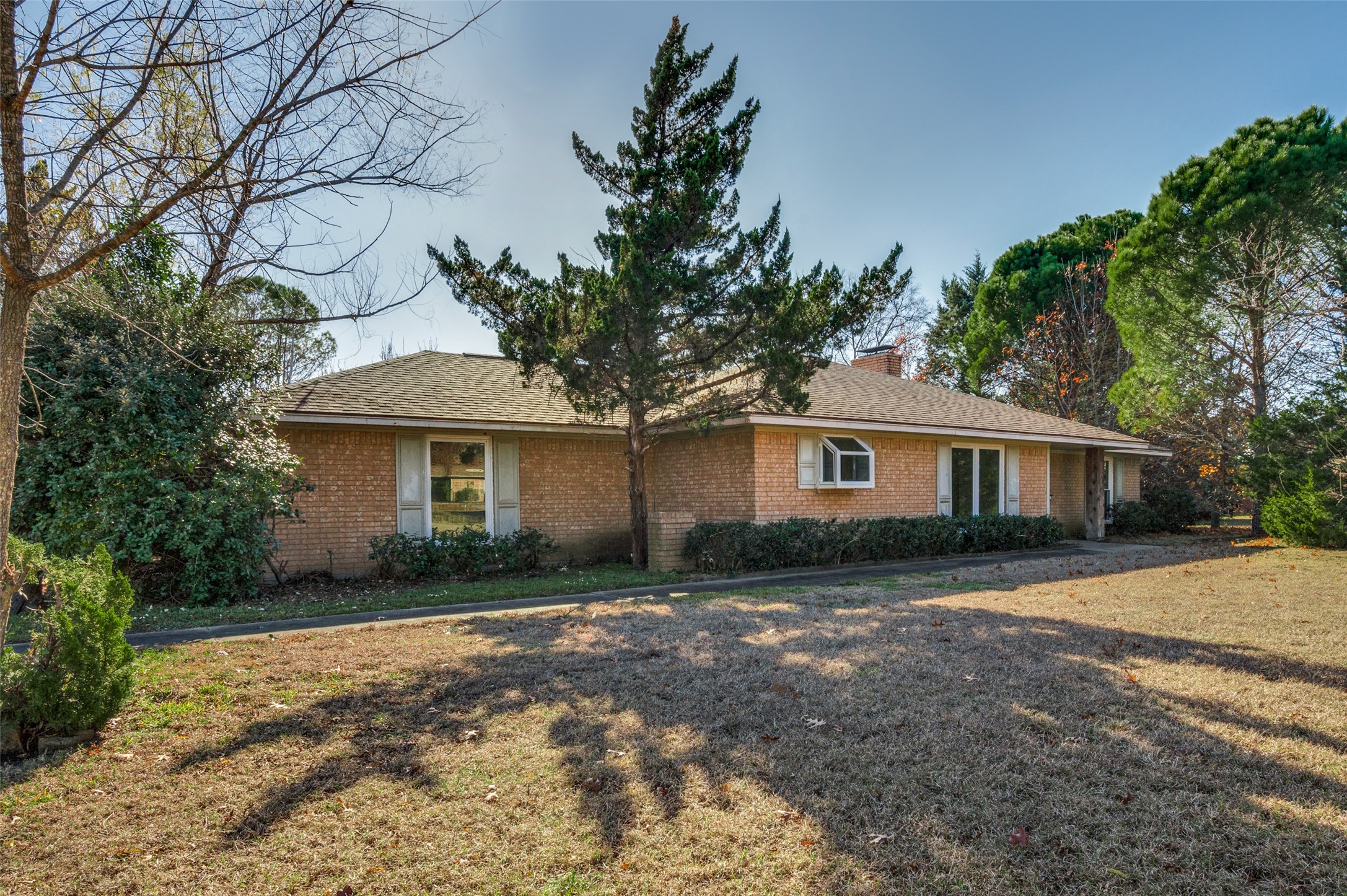 110 Hackberry Drive Oak Leaf TX 75154