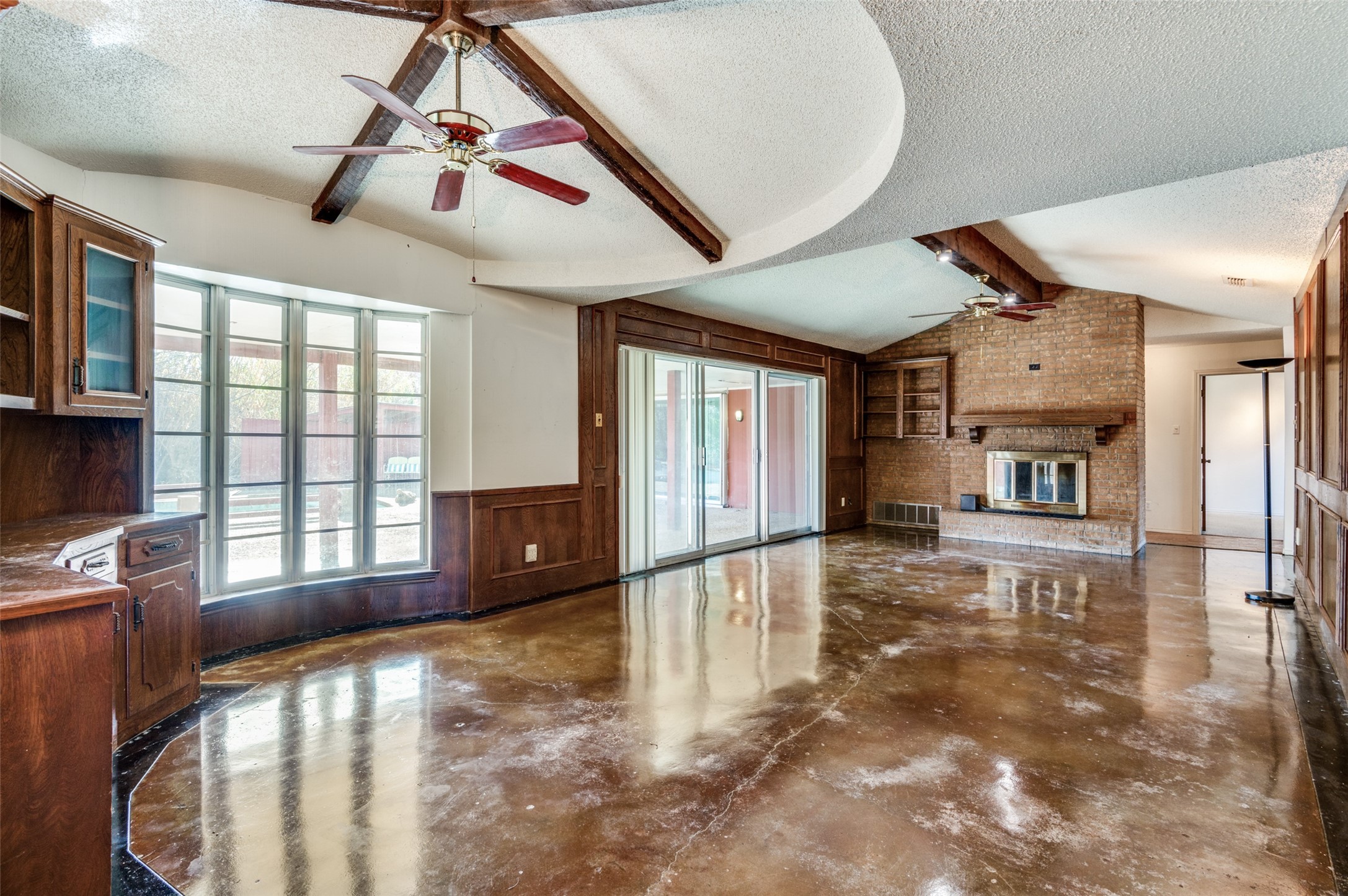 110 Hackberry Drive Oak Leaf TX 75154