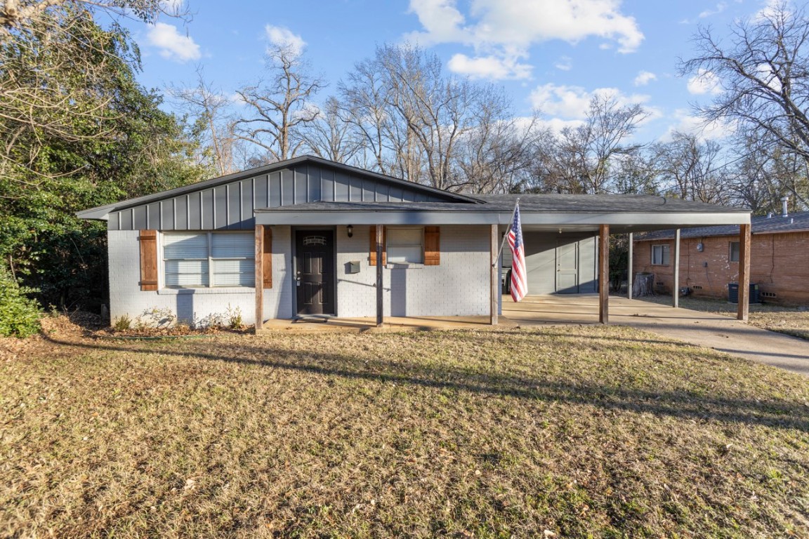 1136 E Lake Street Tyler TX 75701
