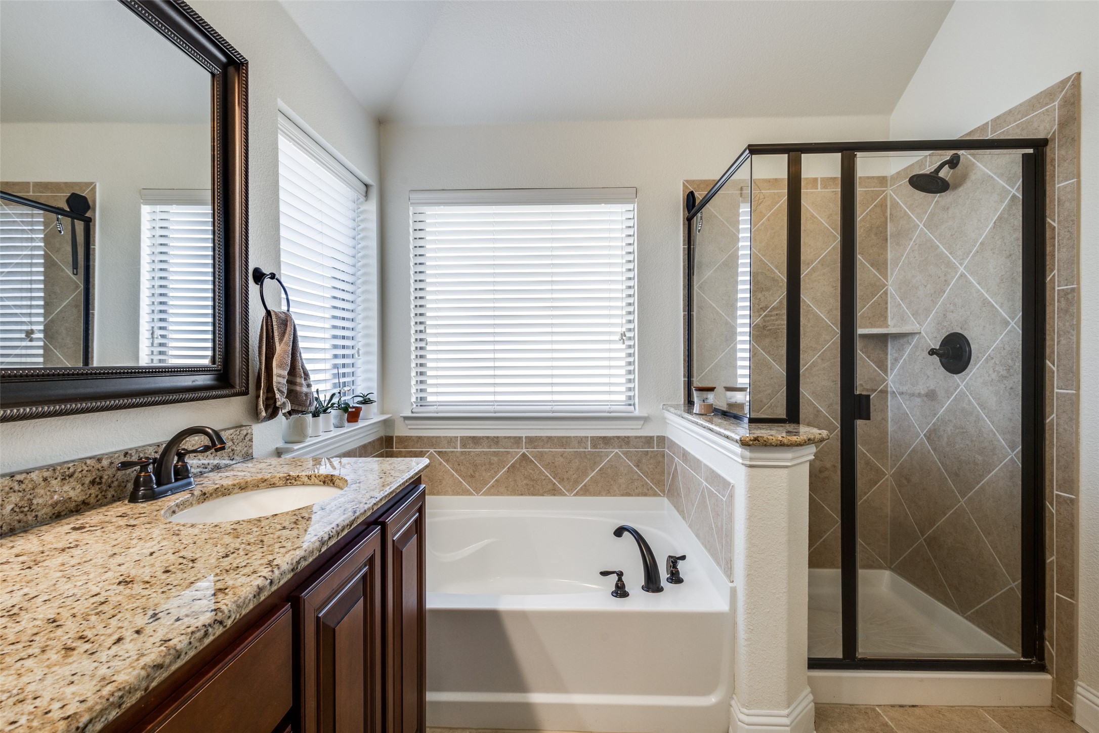 1812 Southridge Drive Van Alstyne TX 75495