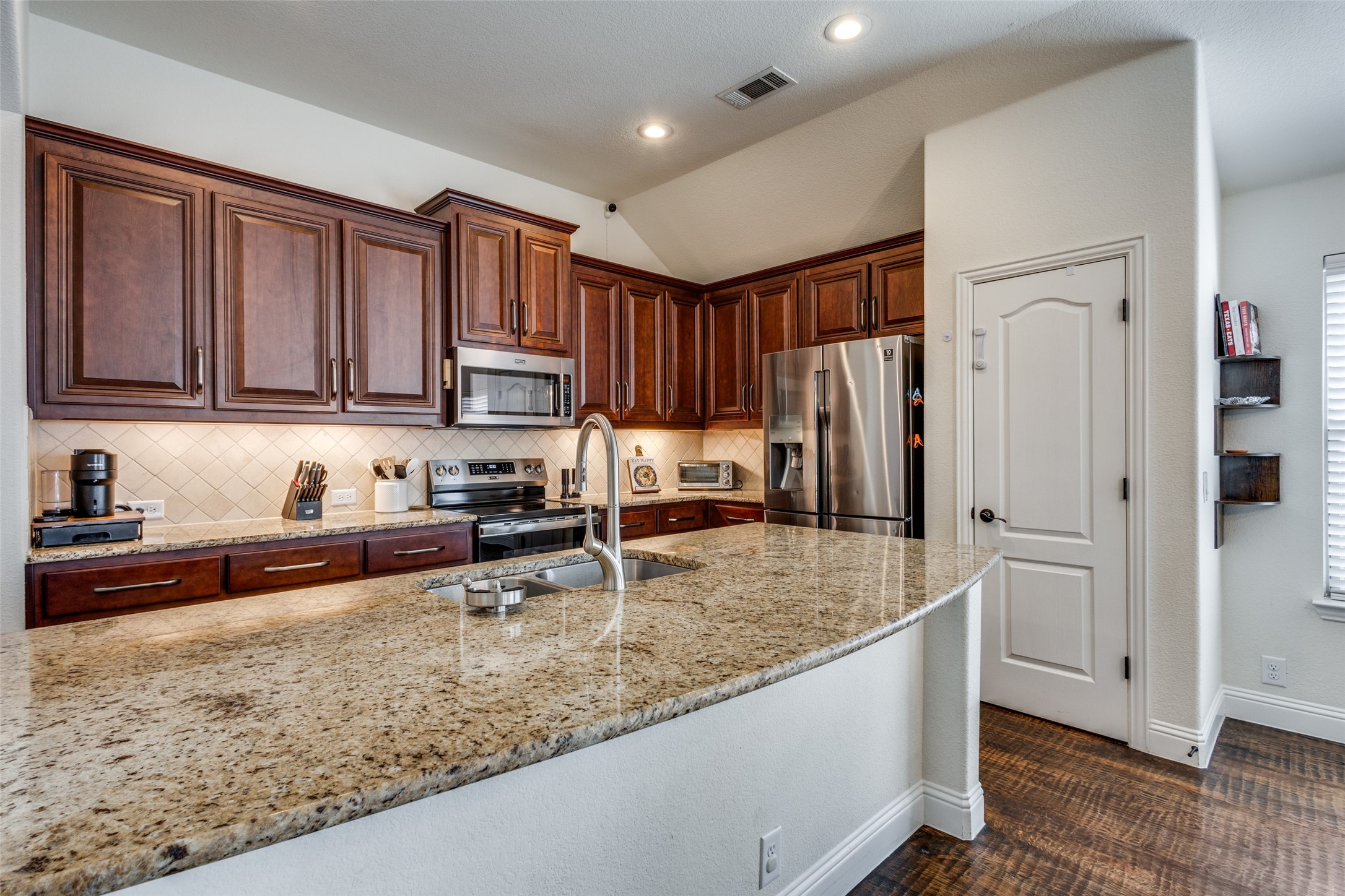 1812 Southridge Drive Van Alstyne TX 75495