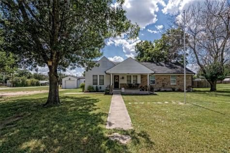 420 W 6th Street Crawford TX 76638