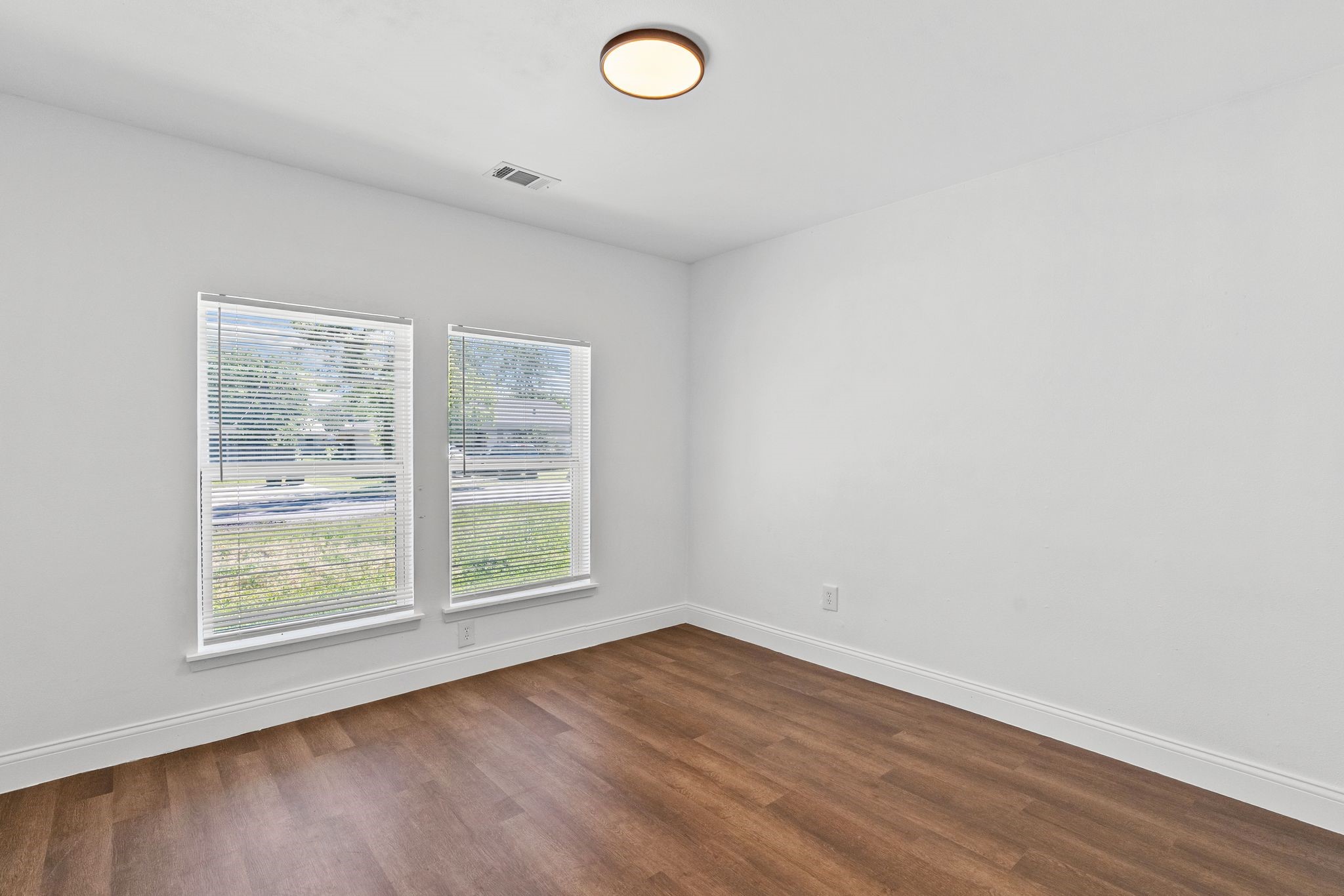 1806 Wellington Street Greenville TX 75401