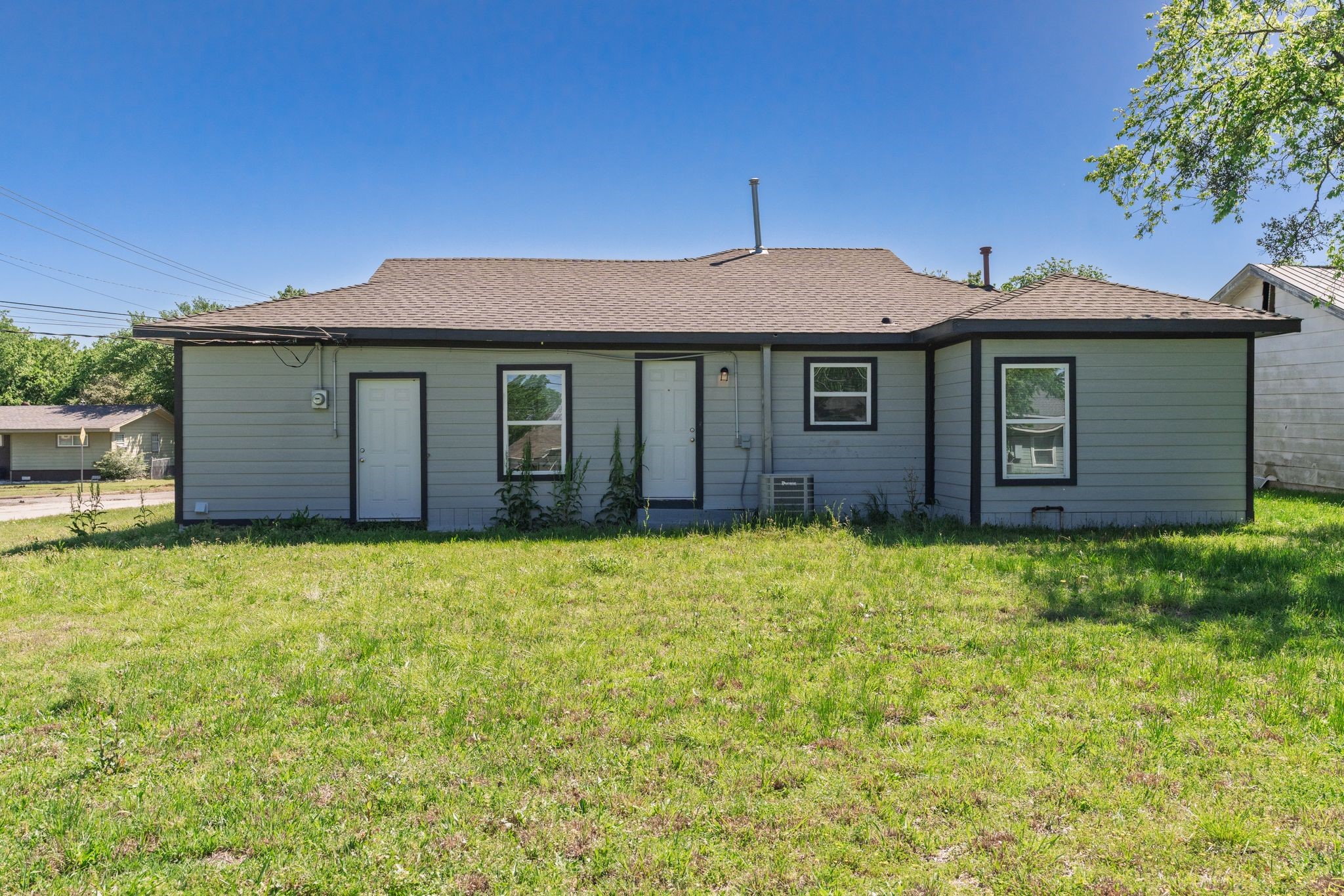 1806 Wellington Street Greenville TX 75401