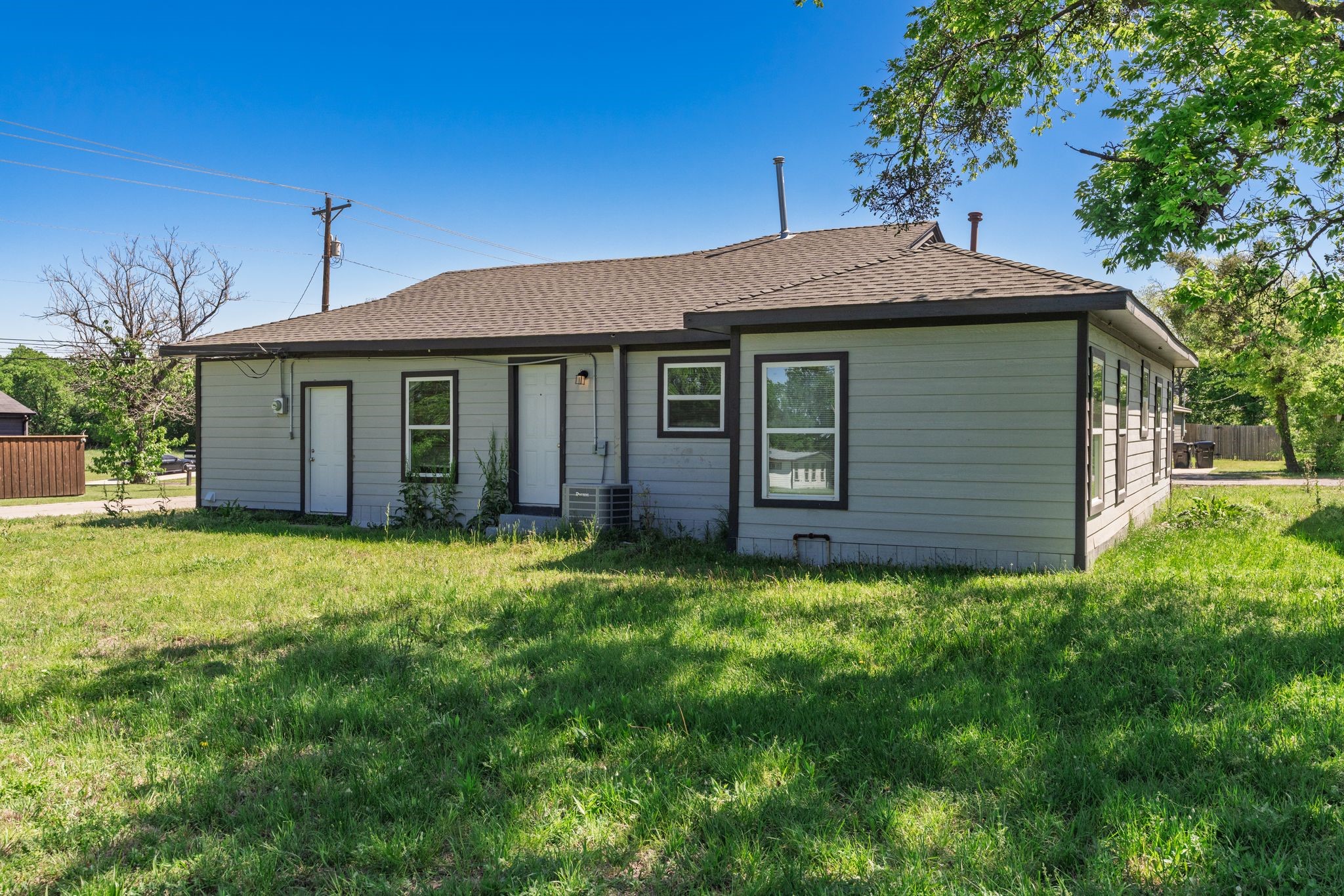1806 Wellington Street Greenville TX 75401