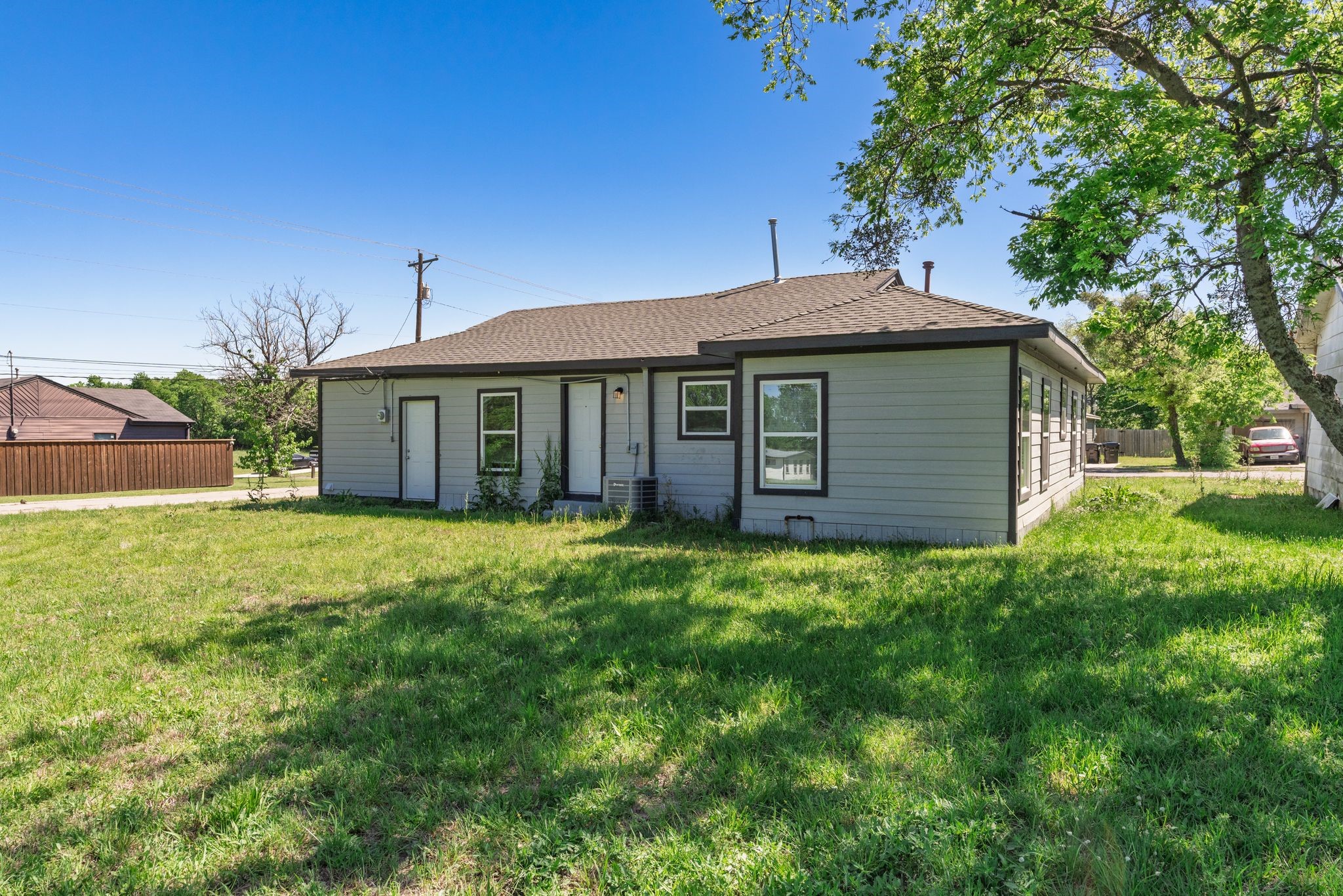 1806 Wellington Street Greenville TX 75401