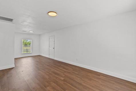1806 Wellington Street Greenville TX 75401