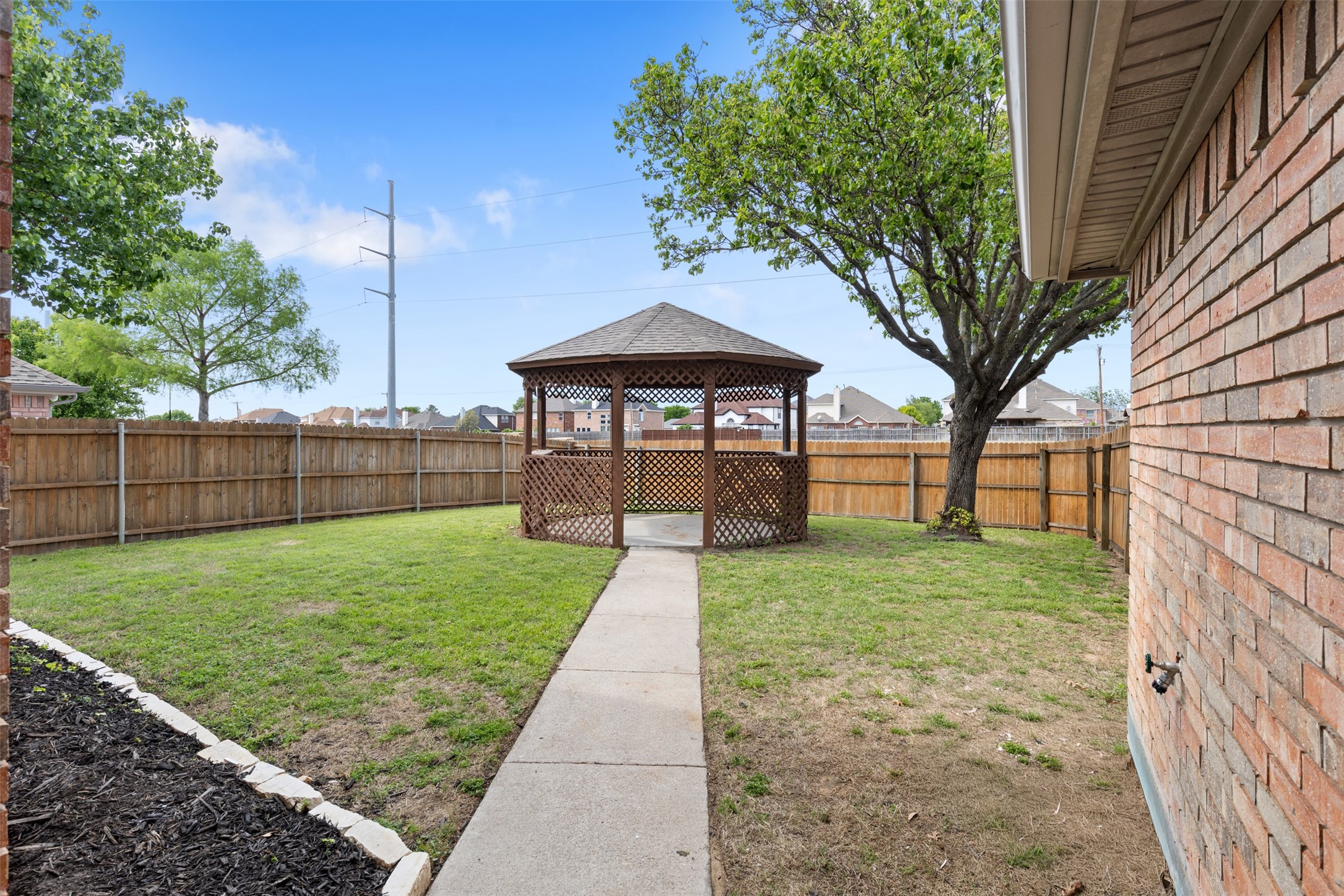 5421 Palace Drive Richardson TX 75082
