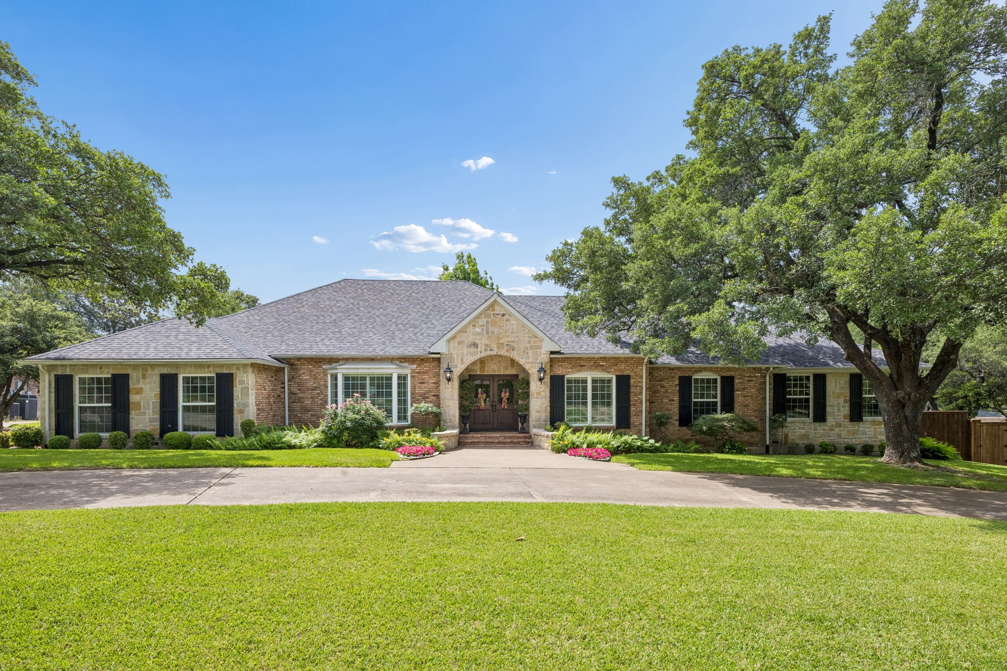 6828 Meadowcreek Drive Dallas TX 75254