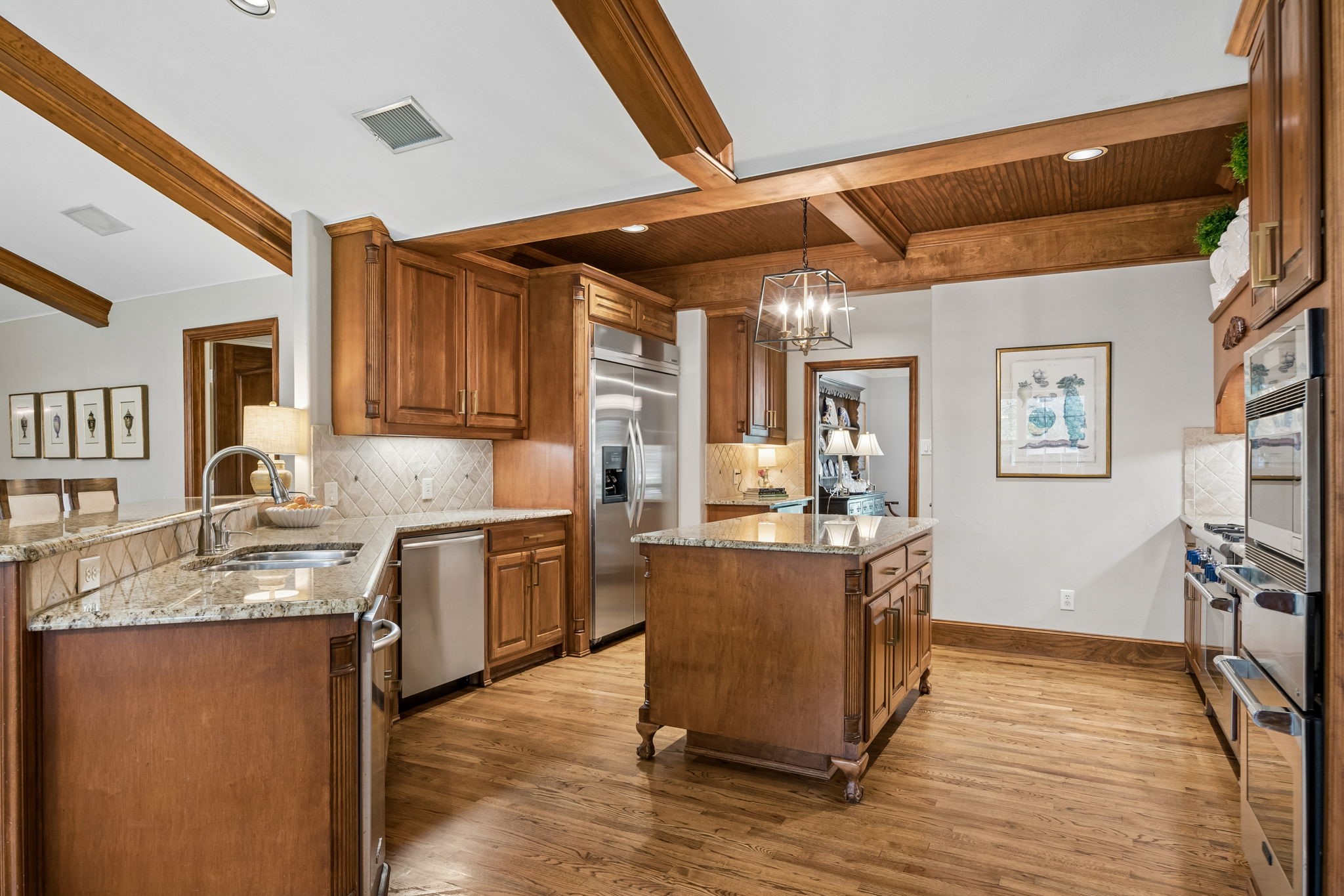 6828 Meadowcreek Drive Dallas TX 75254