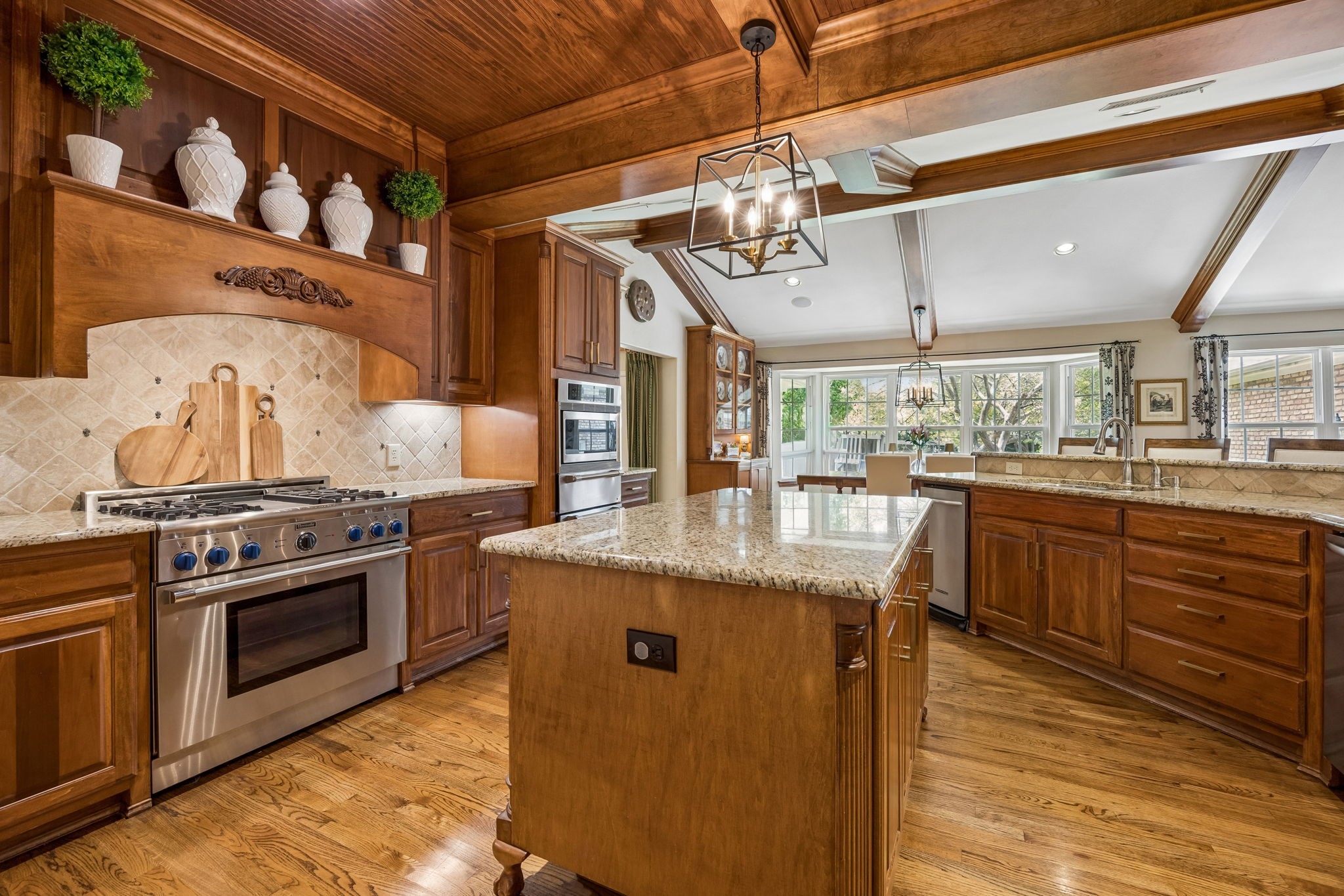 6828 Meadowcreek Drive Dallas TX 75254